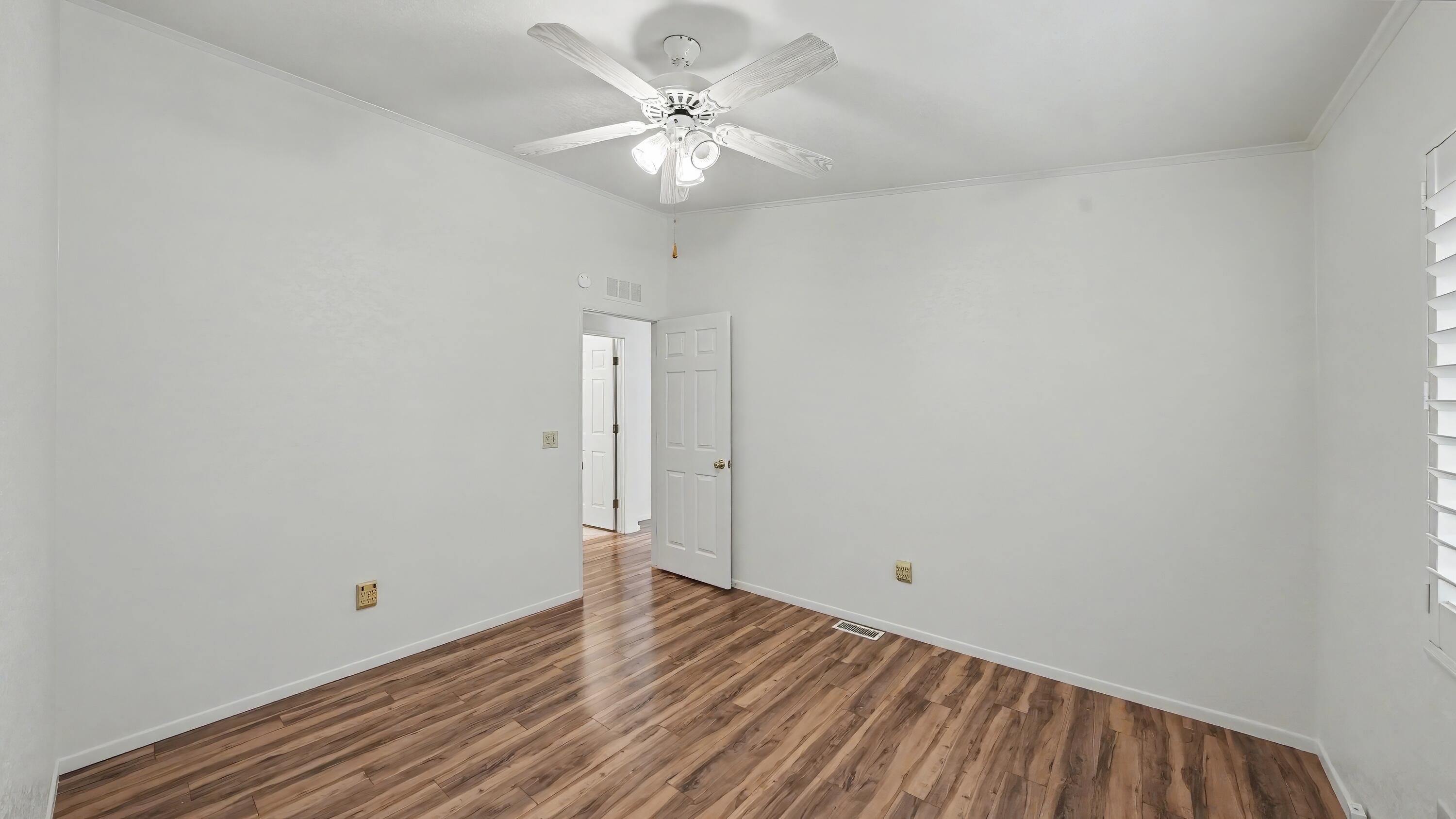 5209 W La Vida ##105, Visalia, CA 93277