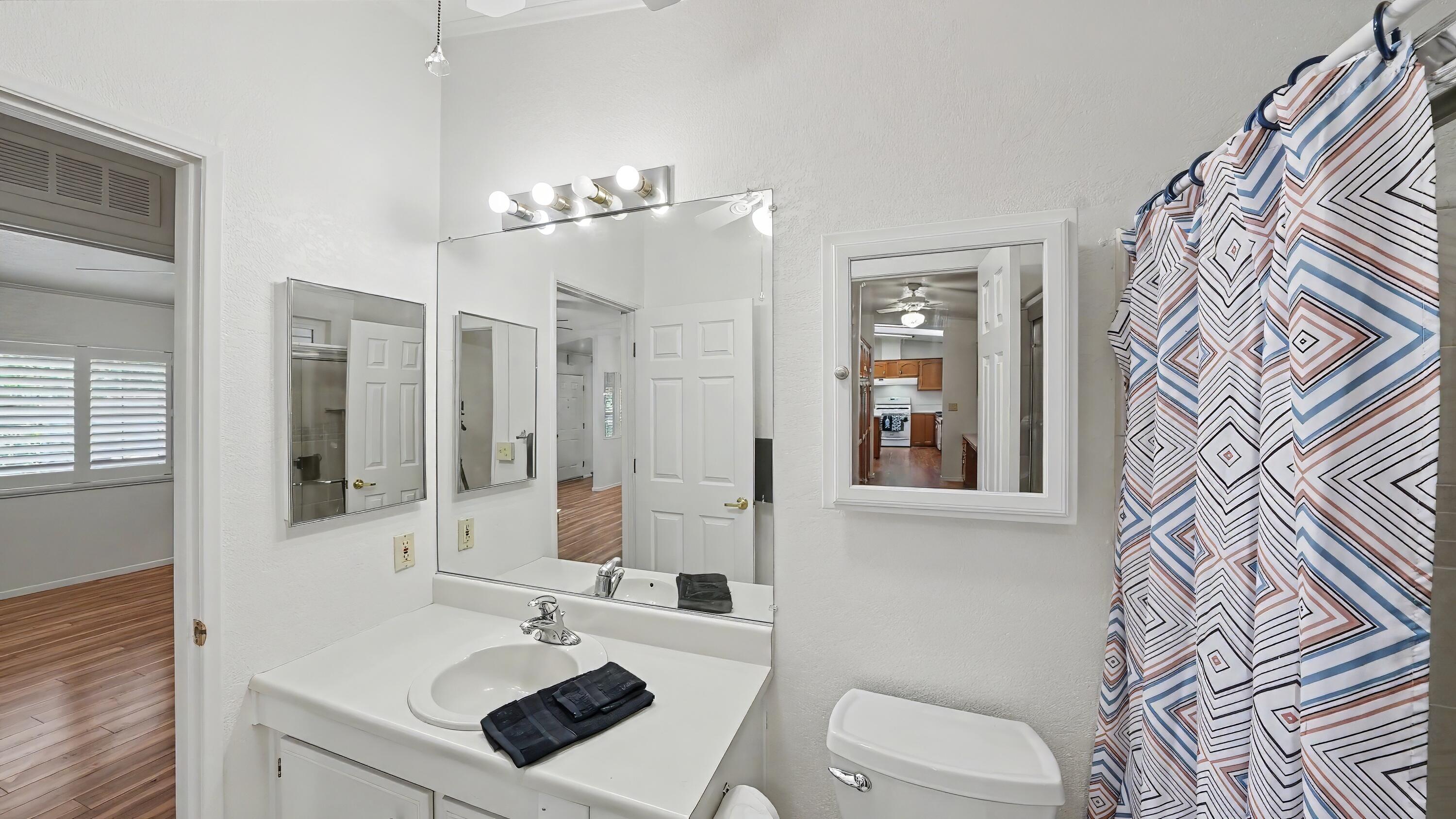 5209 W La Vida ##105, Visalia, CA 93277