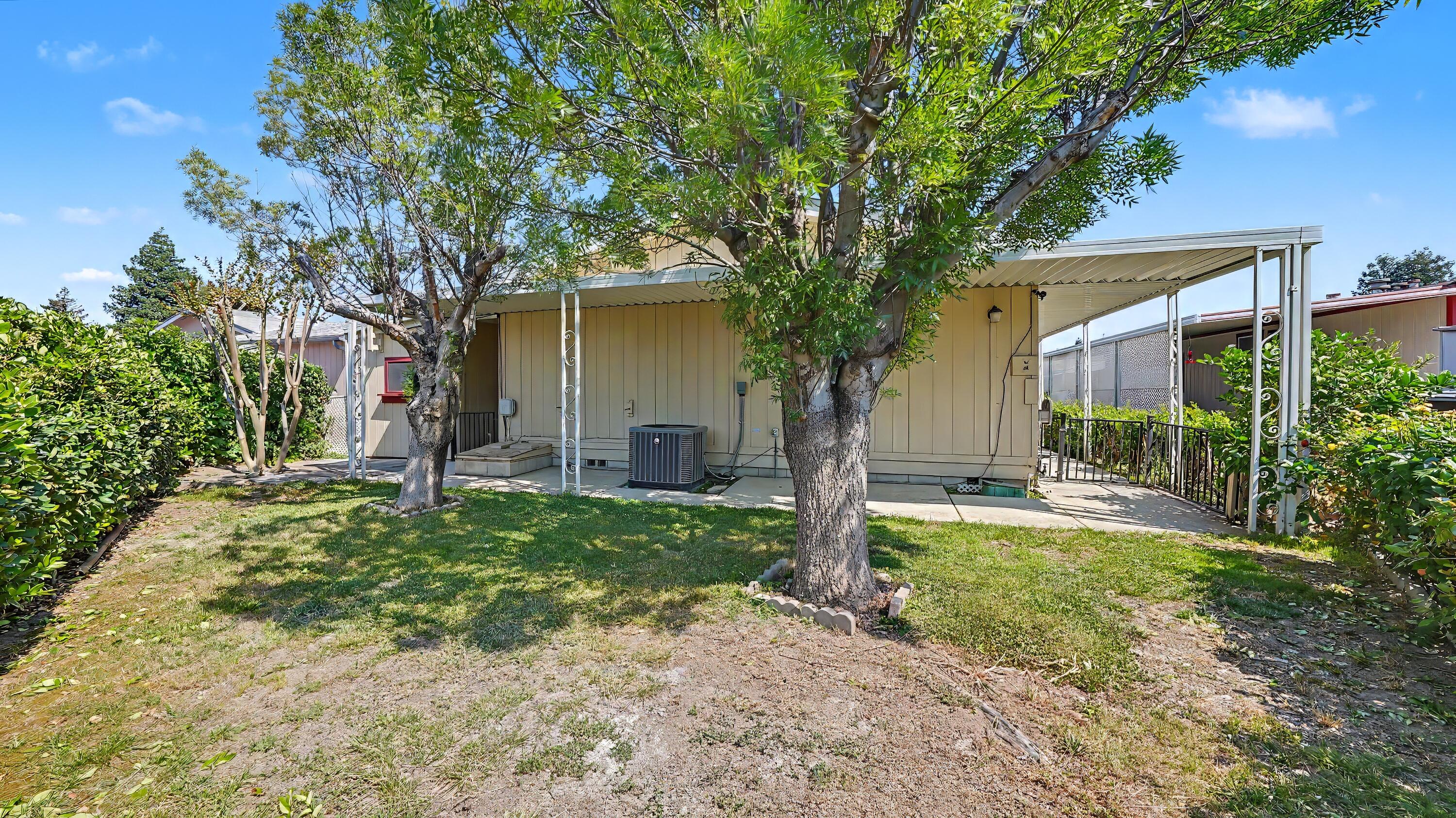 5209 W La Vida ##105, Visalia, CA 93277
