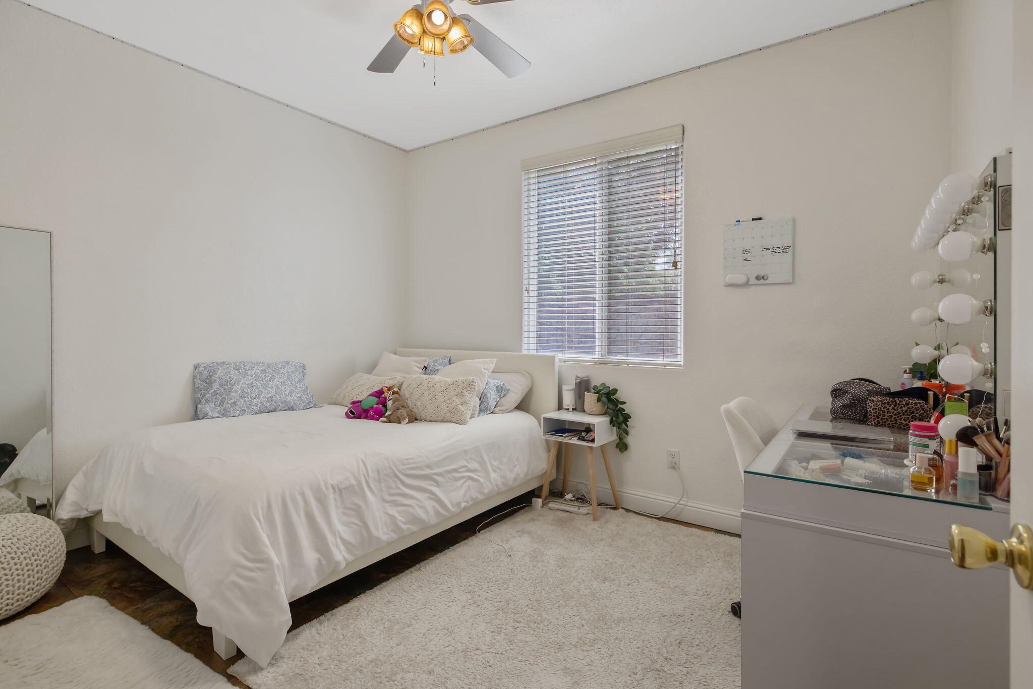 2212 N Kent Ct, Visalia, CA 93291