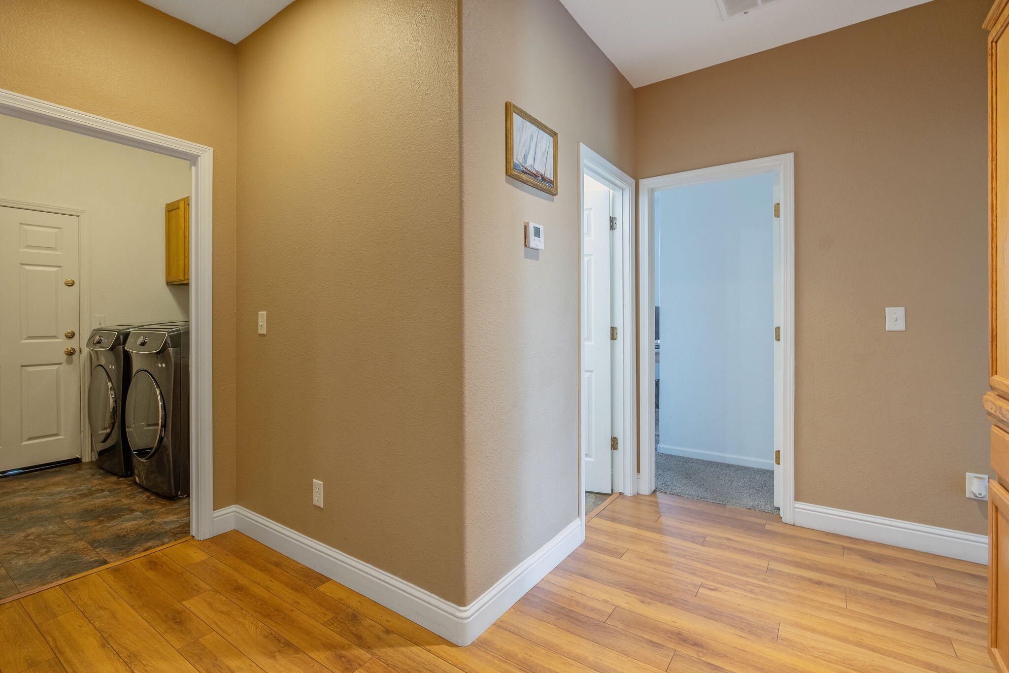 2212 N Kent Ct, Visalia, CA 93291