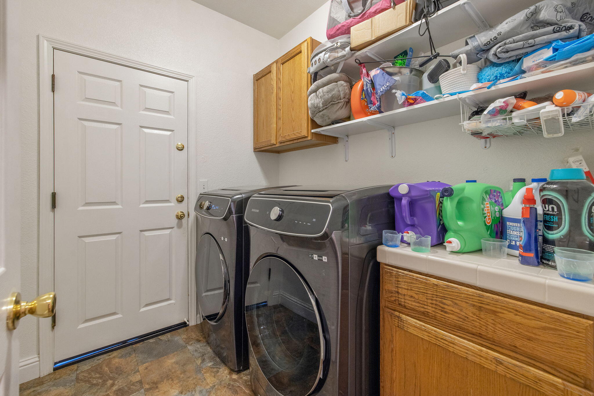 2212 N Kent Ct, Visalia, CA 93291
