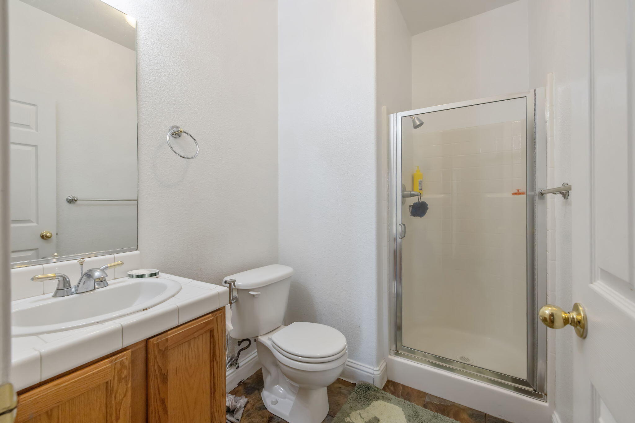 2212 N Kent Ct, Visalia, CA 93291