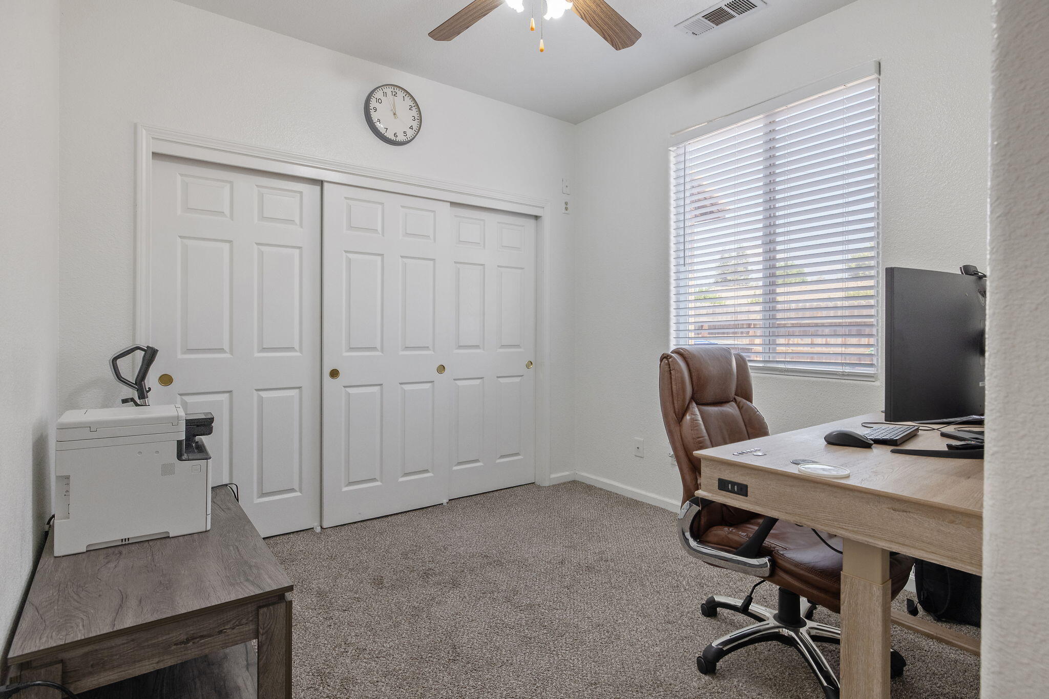 2212 N Kent Ct, Visalia, CA 93291
