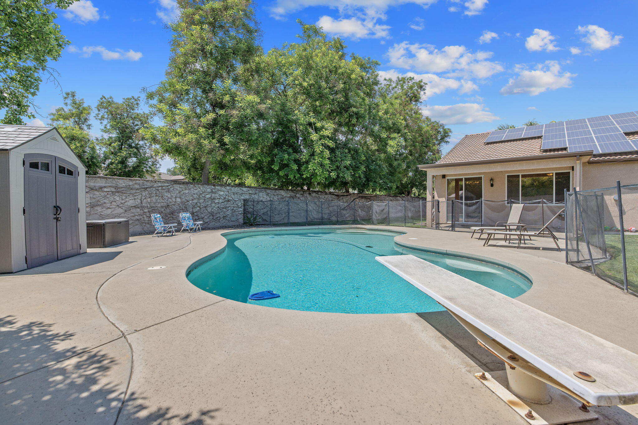 2212 N Kent Ct, Visalia, CA 93291