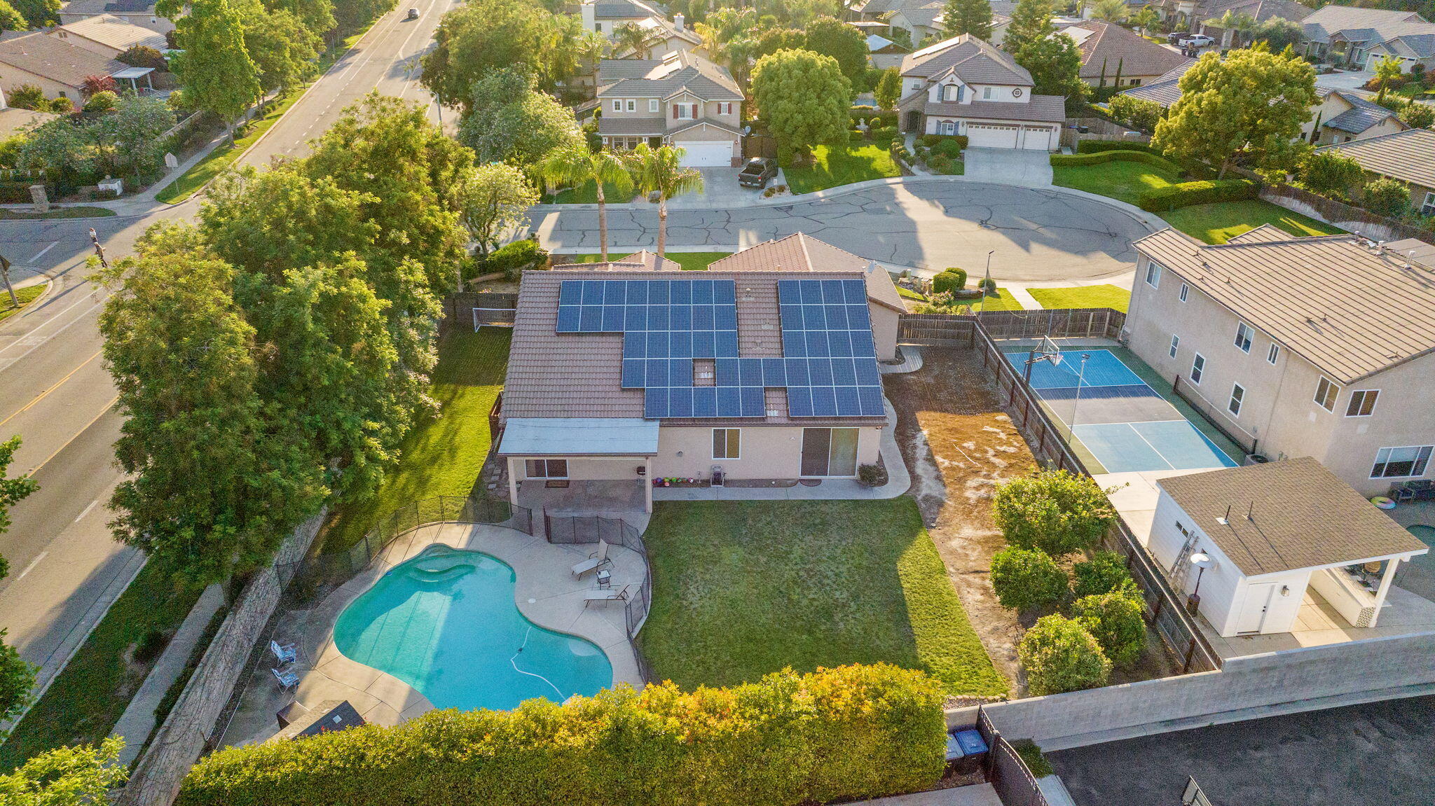 2212 N Kent Ct, Visalia, CA 93291