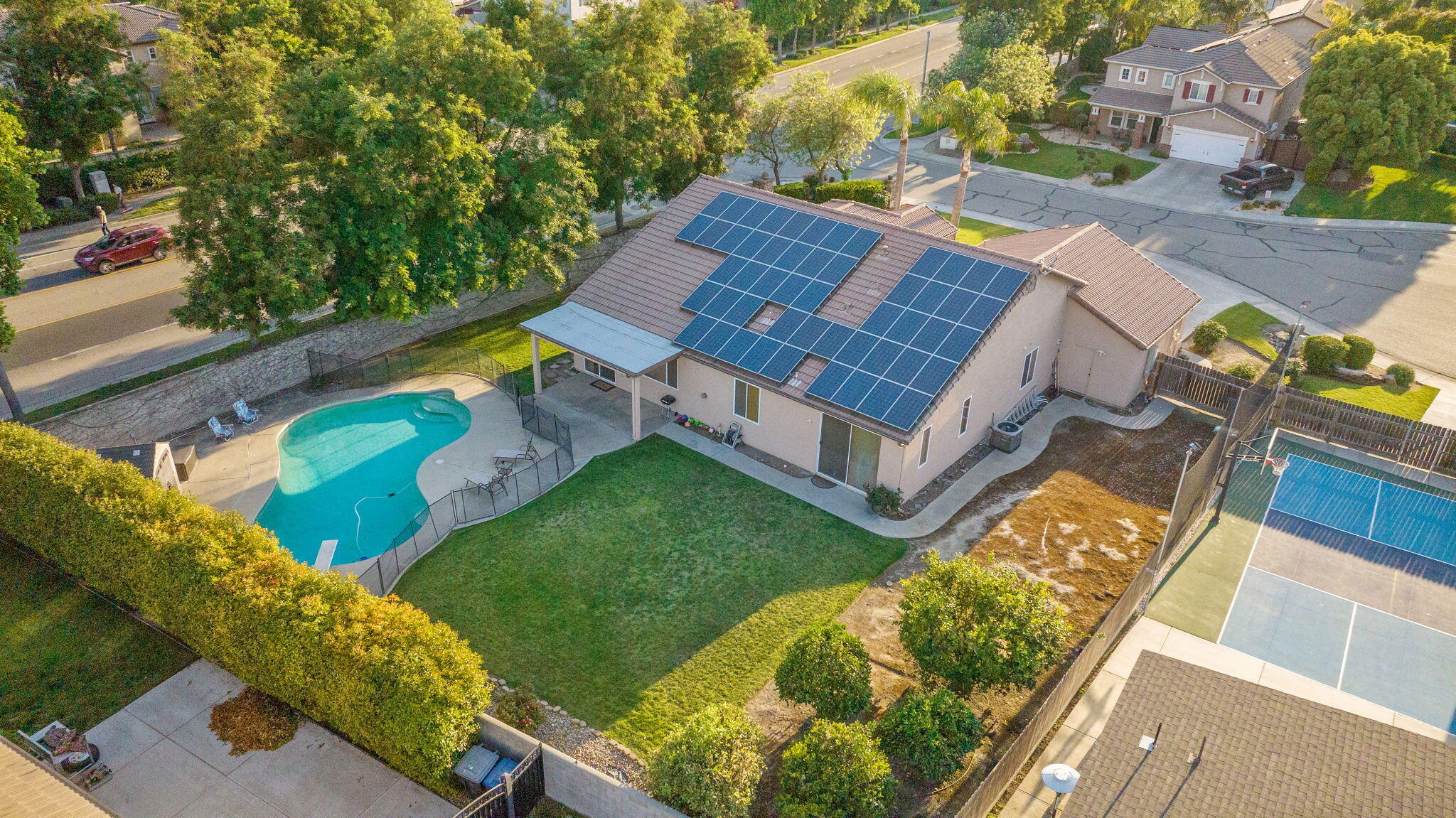 2212 N Kent Ct, Visalia, CA 93291