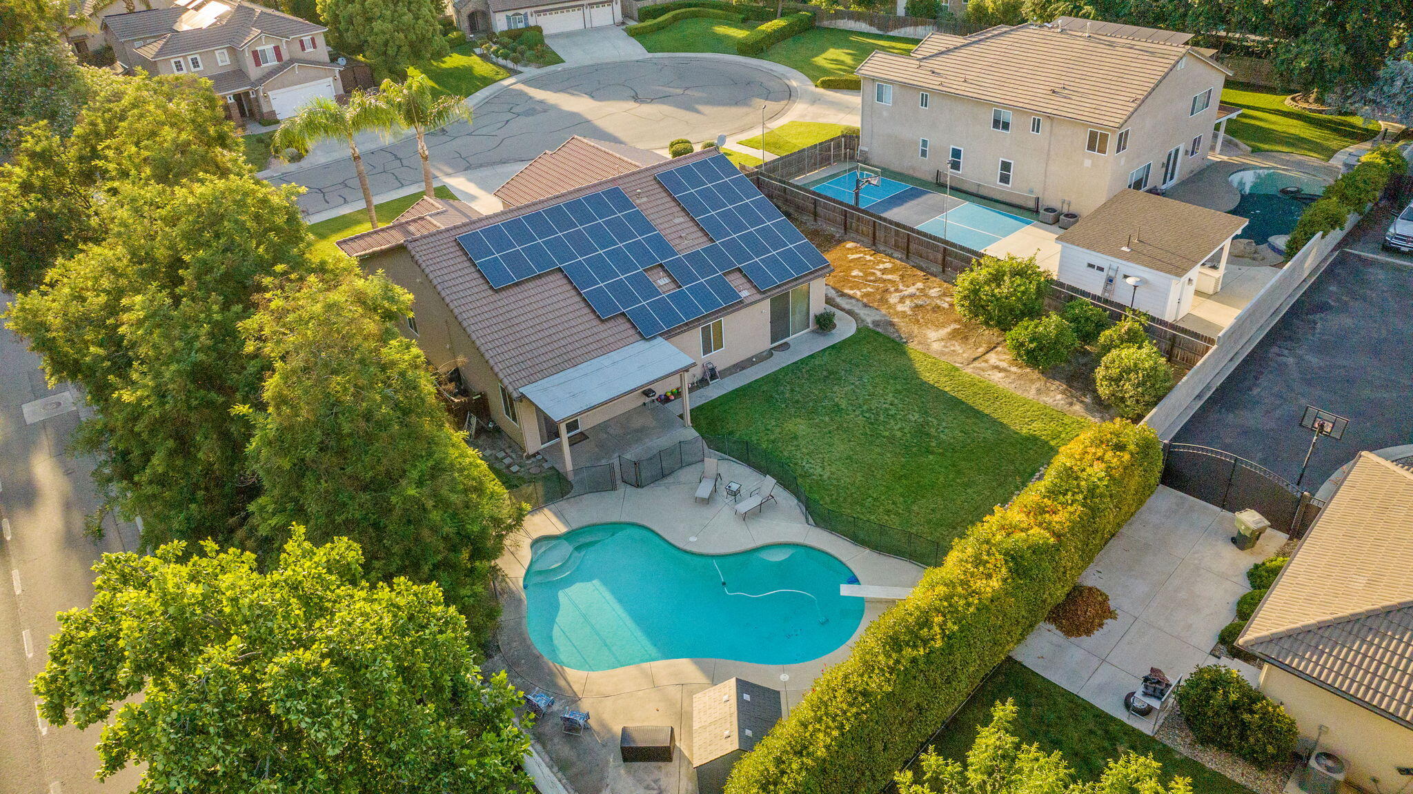 2212 N Kent Ct, Visalia, CA 93291