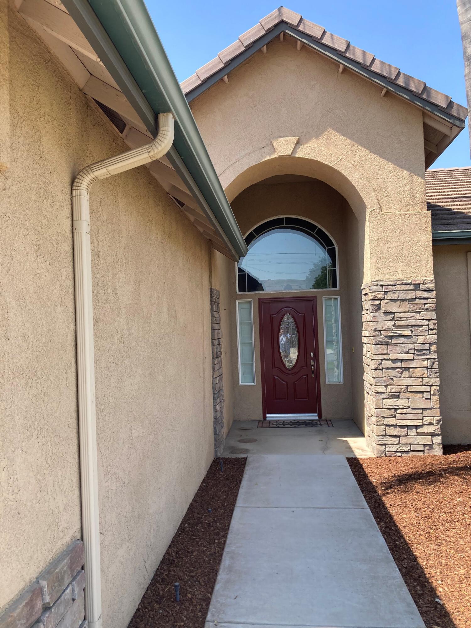 1988 Harvard Ave, Tulare, CA 93274