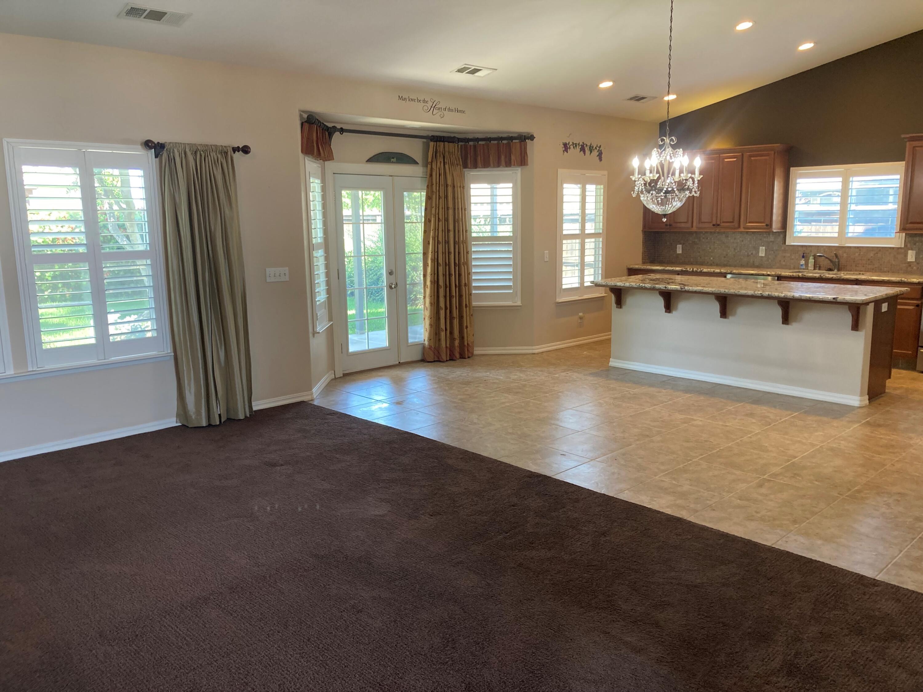1988 Harvard Ave, Tulare, CA 93274