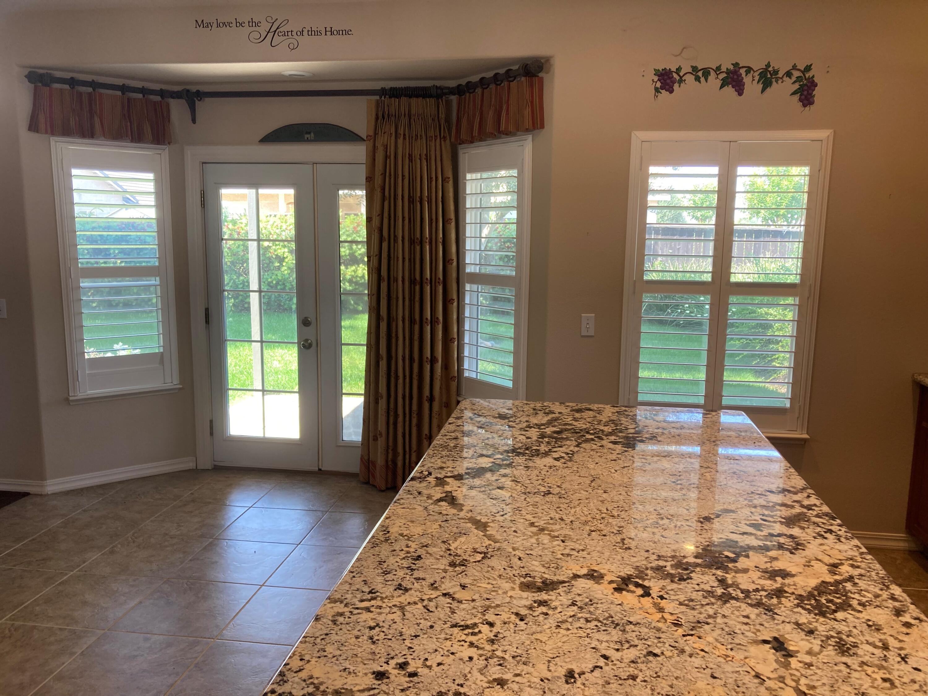 1988 Harvard Ave, Tulare, CA 93274
