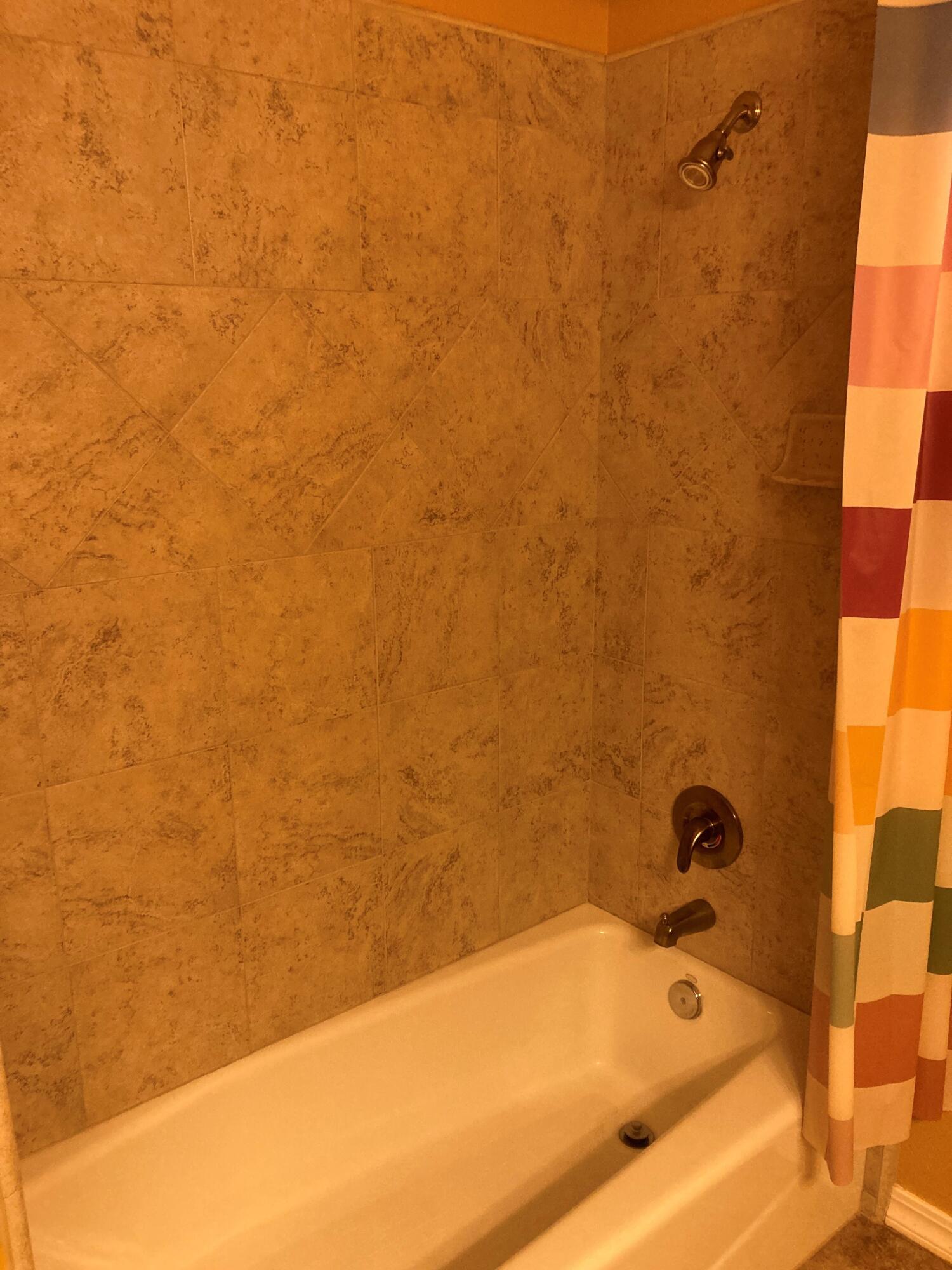 1988 Harvard Ave, Tulare, CA 93274
