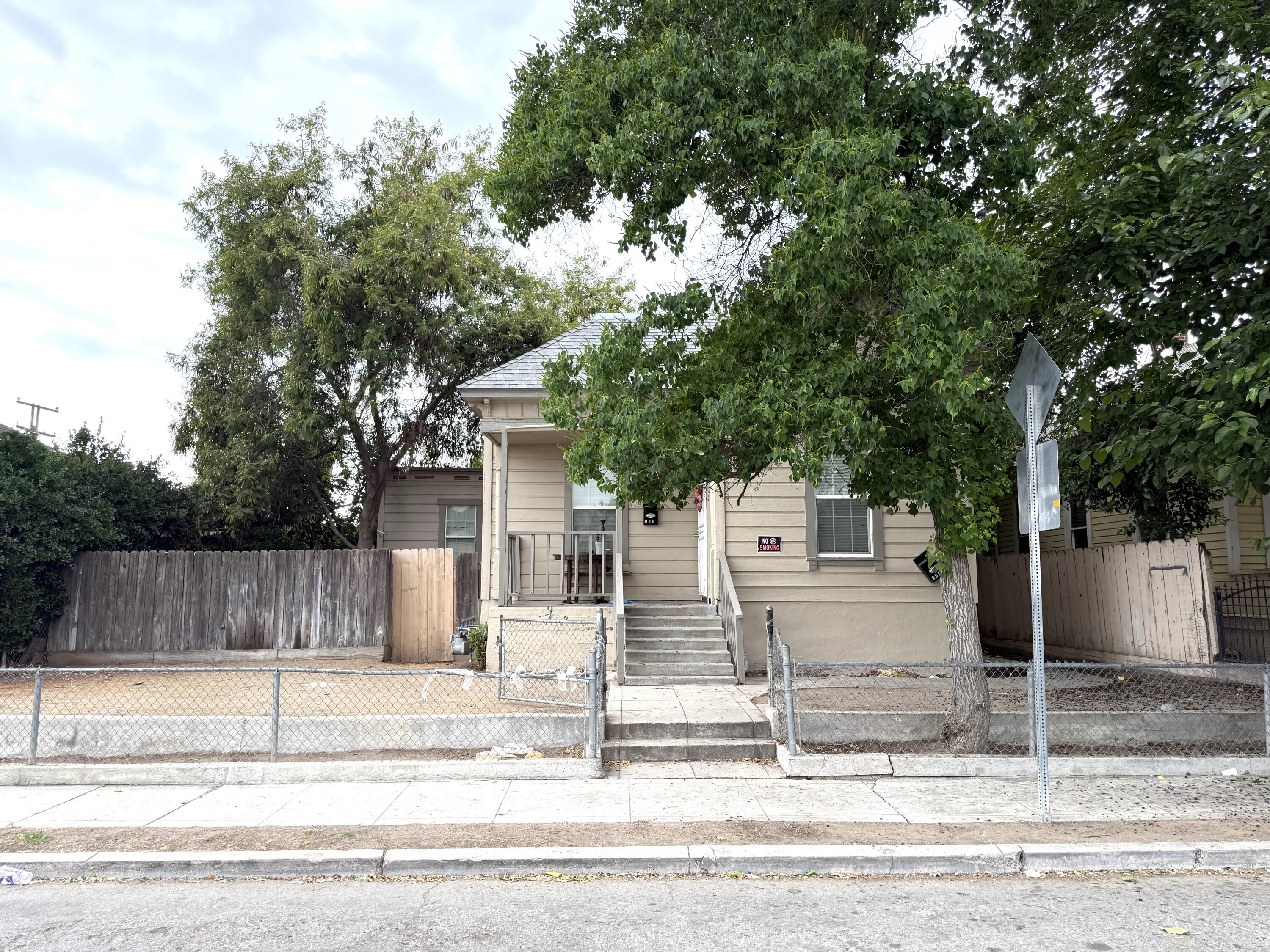 129 N Park Ave, Fresno, CA 93701