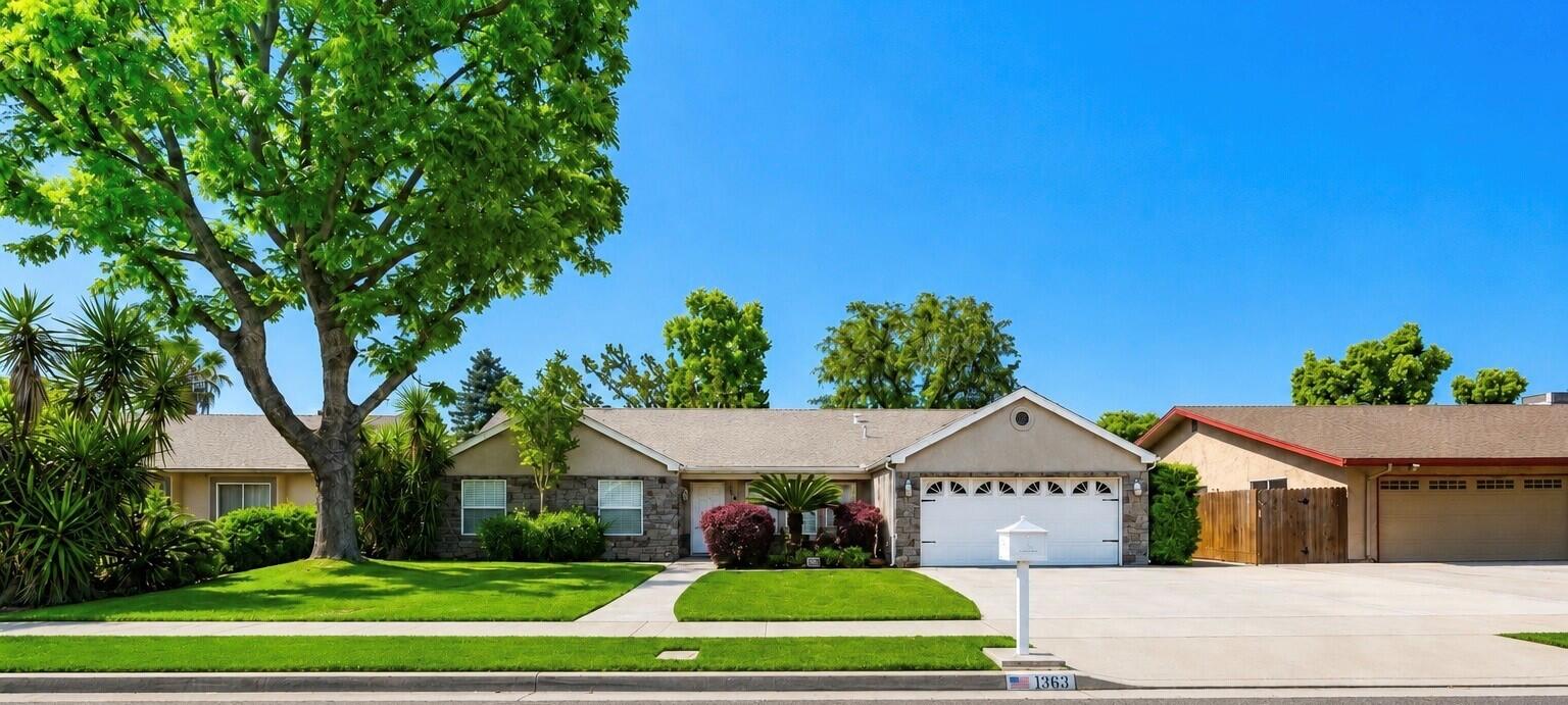 1363 E Carmelo Ave, Tulare, CA 93274