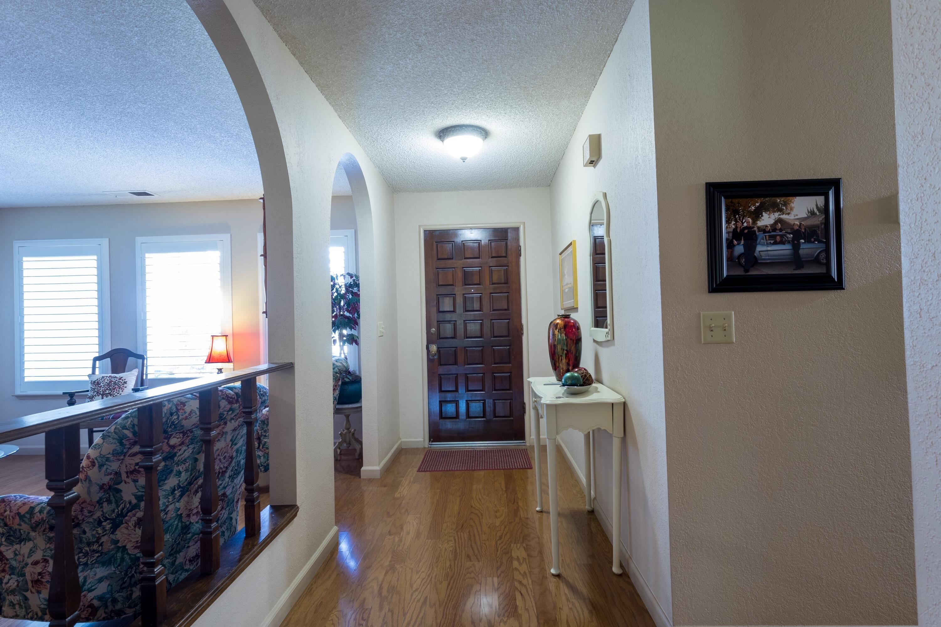 1363 E Carmelo Ave, Tulare, CA 93274
