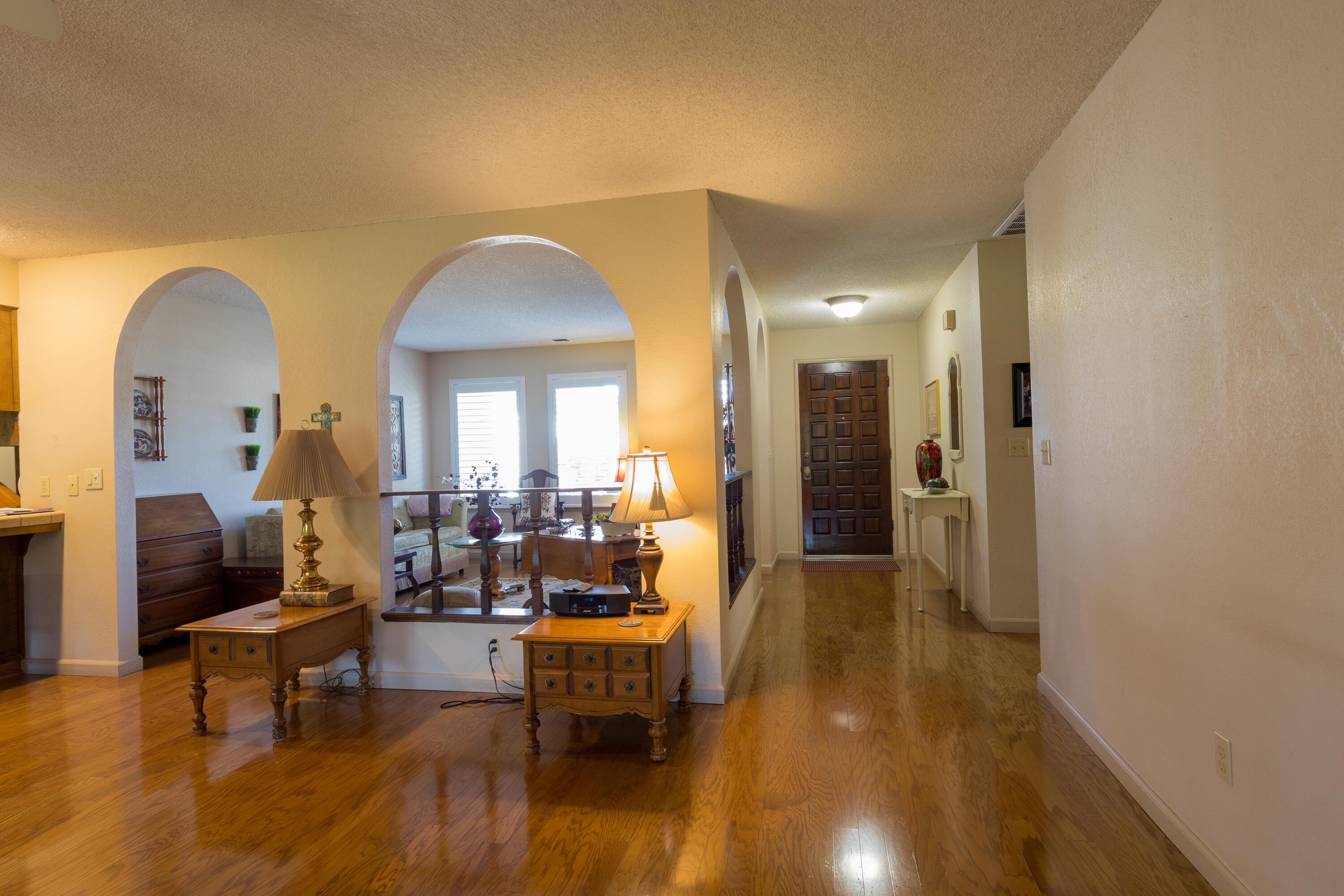1363 E Carmelo Ave, Tulare, CA 93274