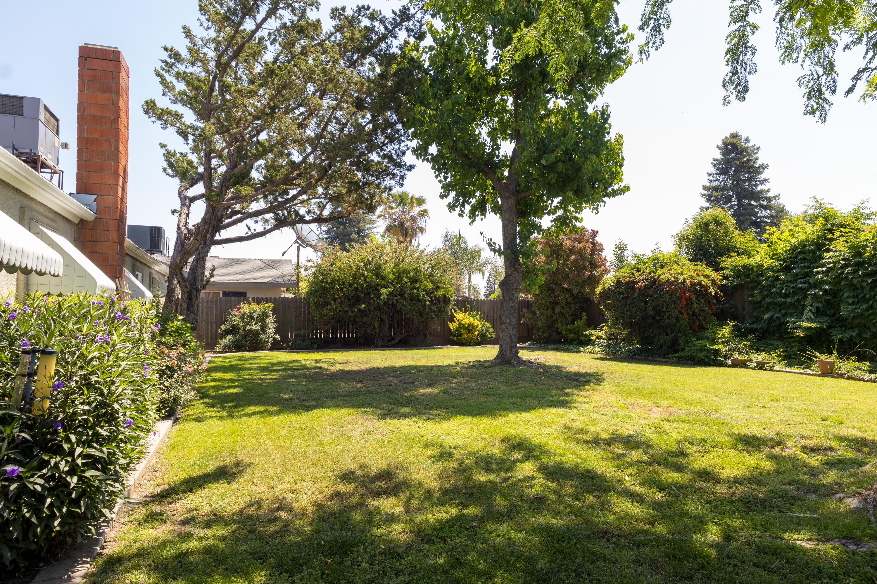 1363 E Carmelo Ave, Tulare, CA 93274