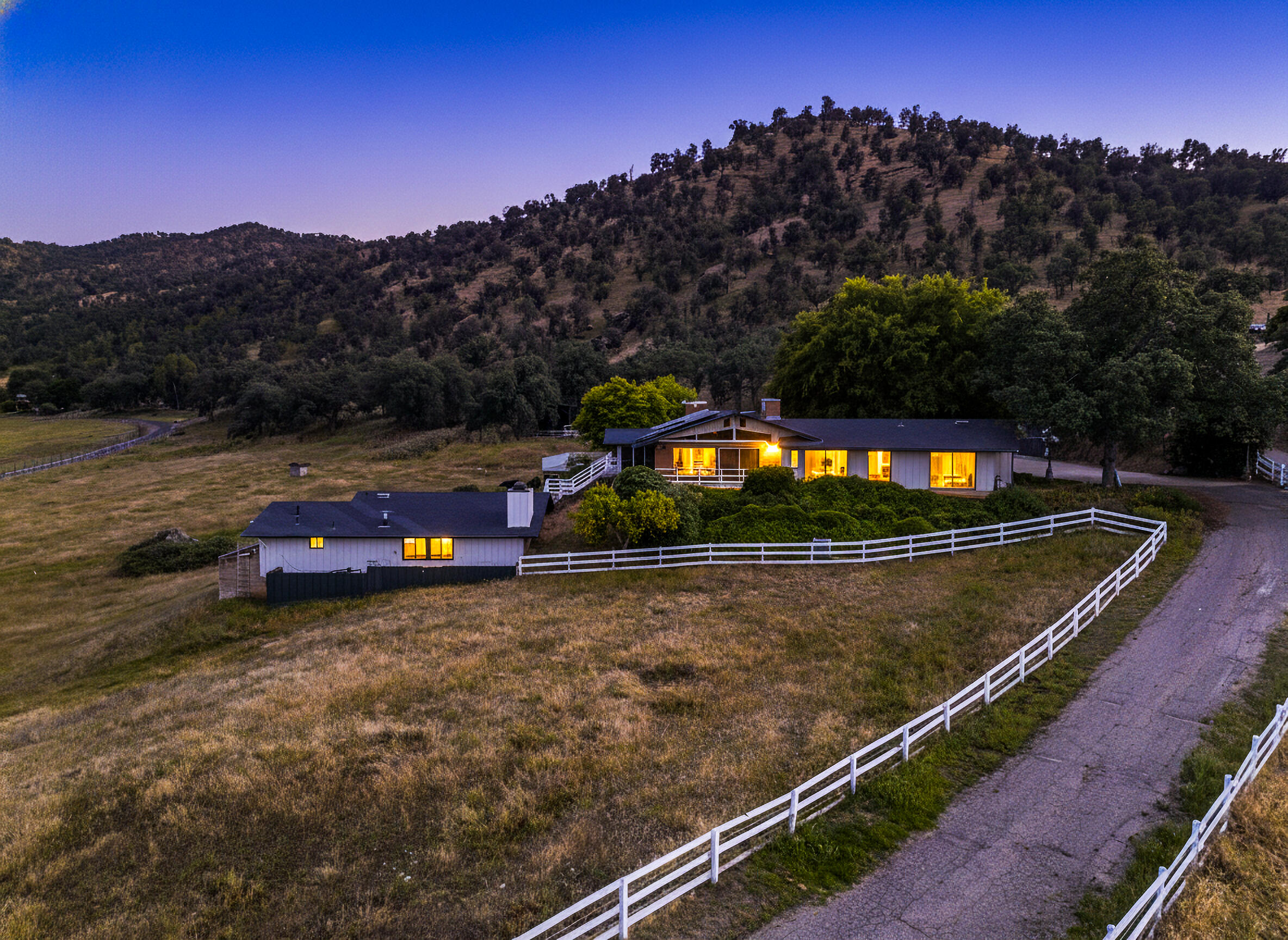 33295 Globe Dr, Springville, CA 93265