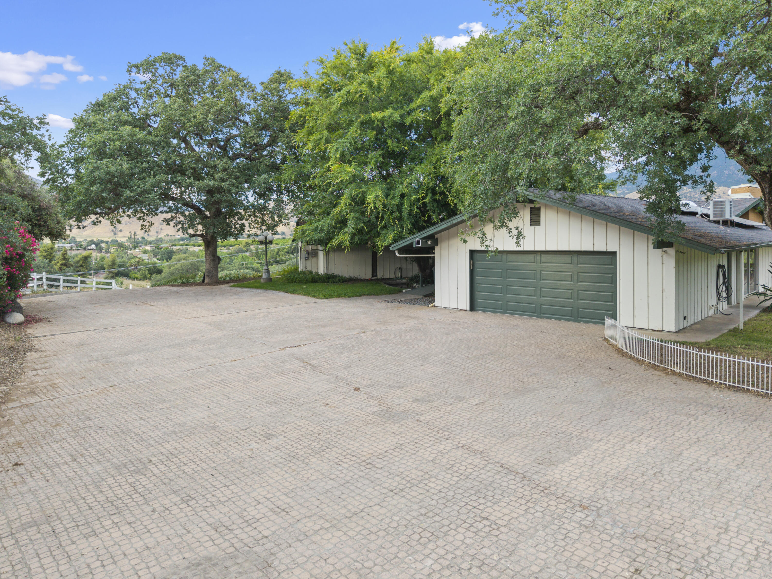 33295 Globe Dr, Springville, CA 93265