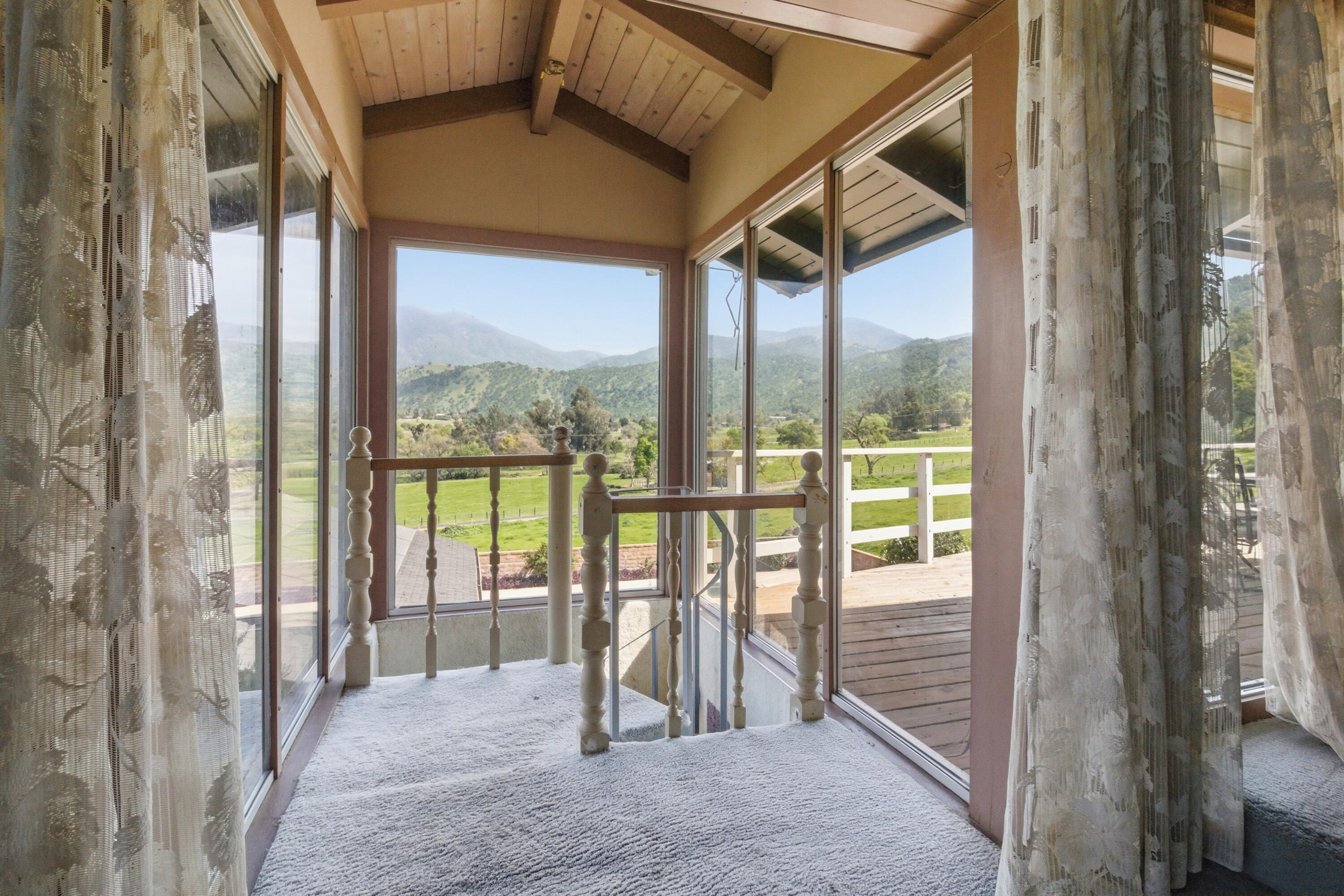 33295 Globe Dr, Springville, CA 93265
