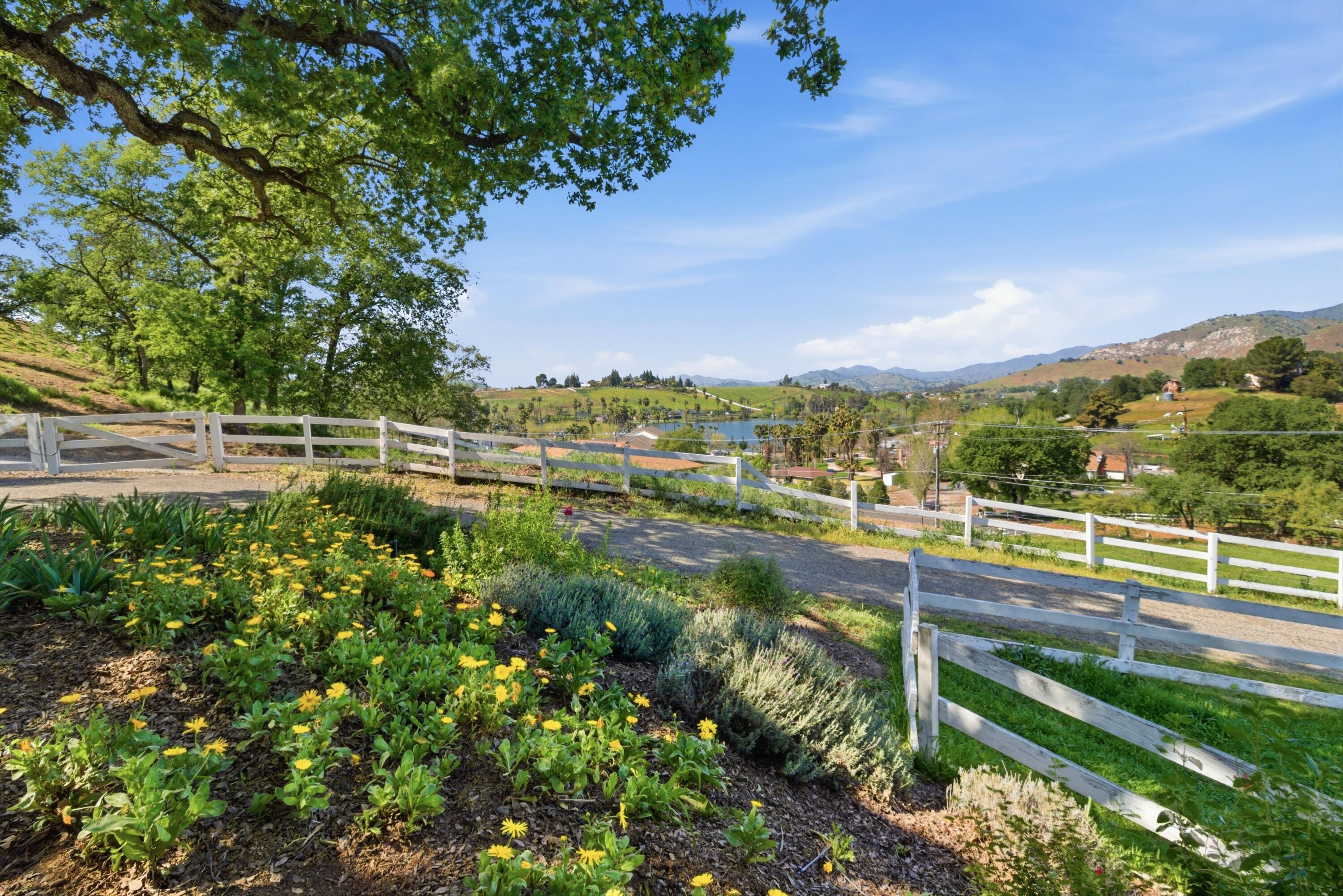 33295 Globe Dr, Springville, CA 93265