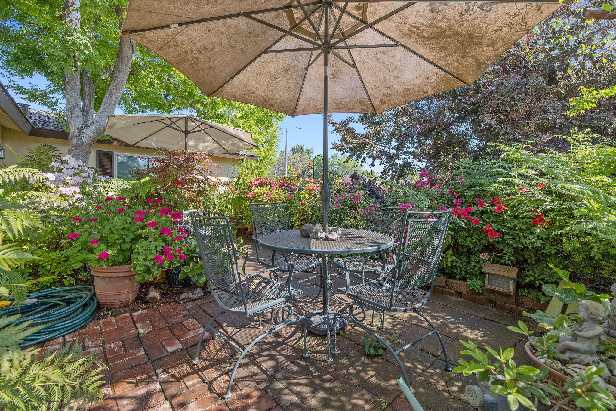 1009 S Rova Ct, Visalia, CA 93277