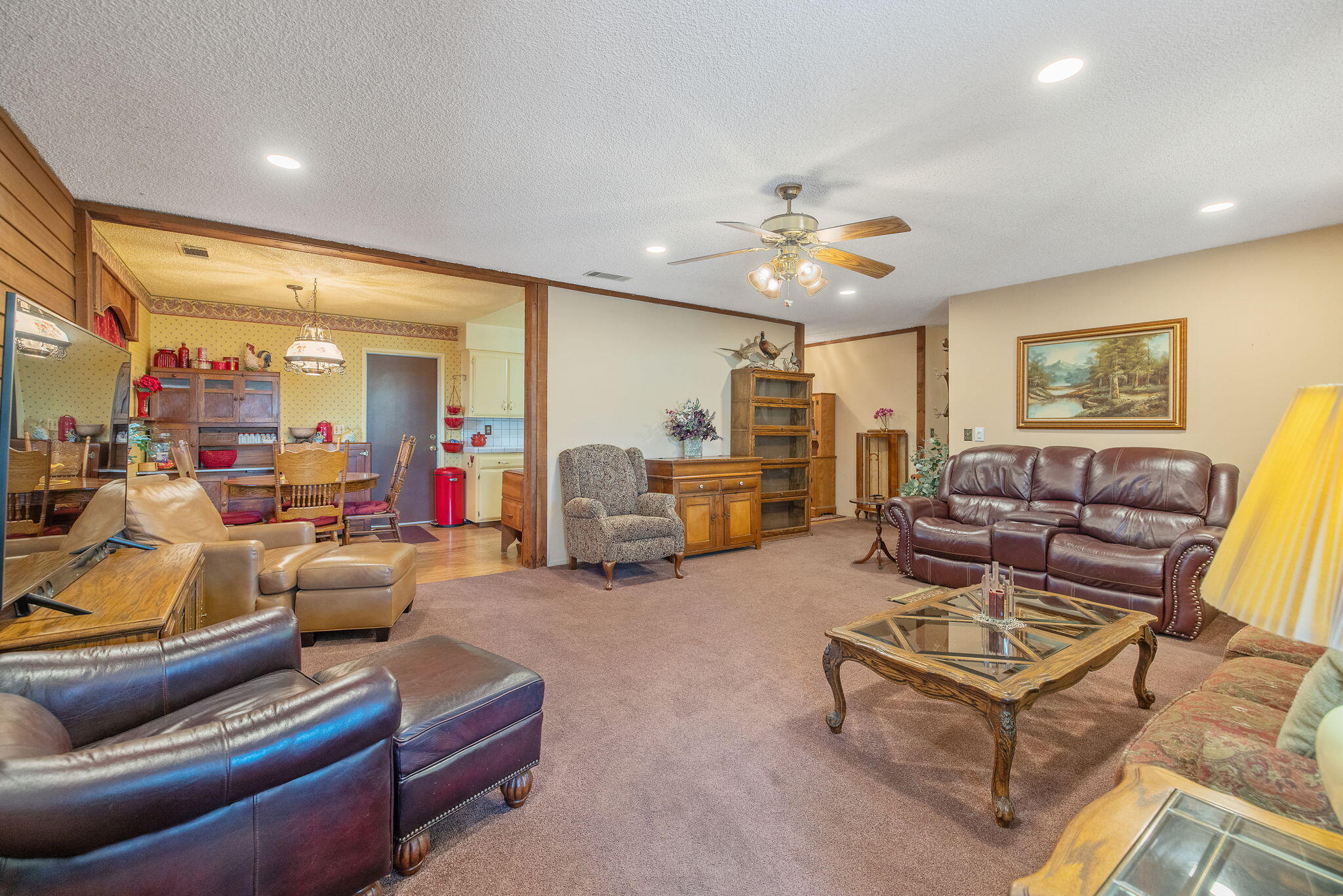 1009 S Rova Ct, Visalia, CA 93277
