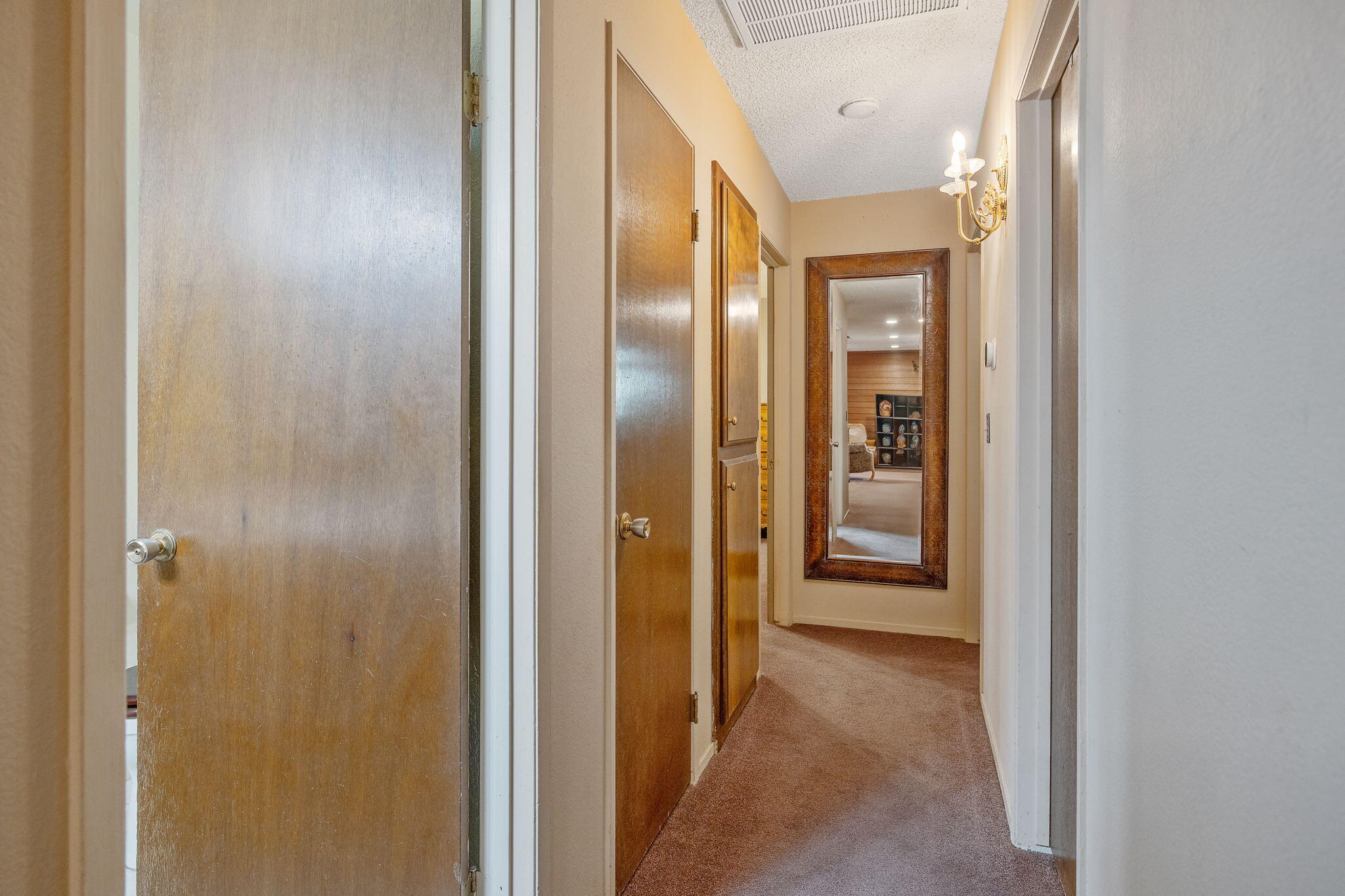 1009 S Rova Ct, Visalia, CA 93277