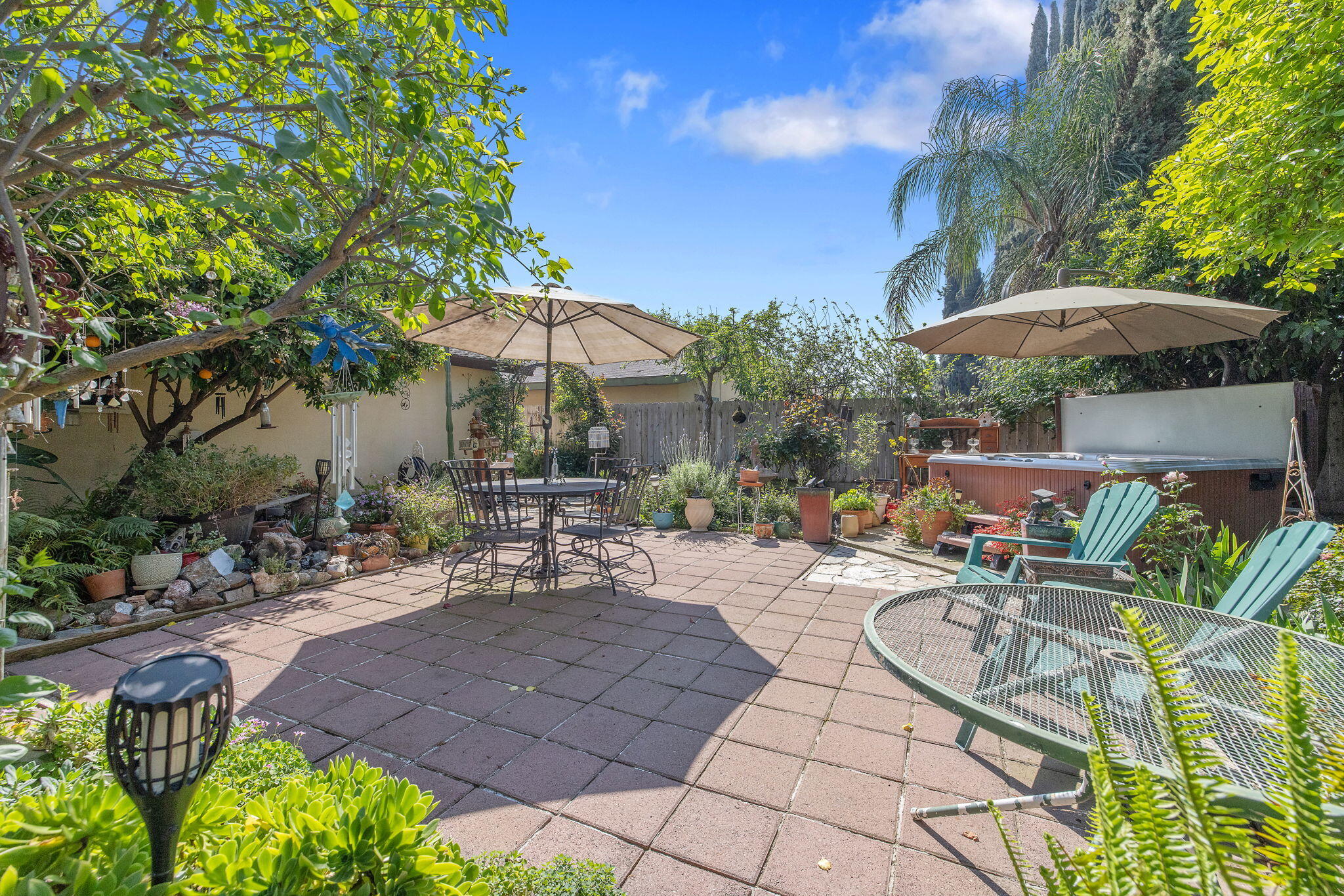 1009 S Rova Ct, Visalia, CA 93277