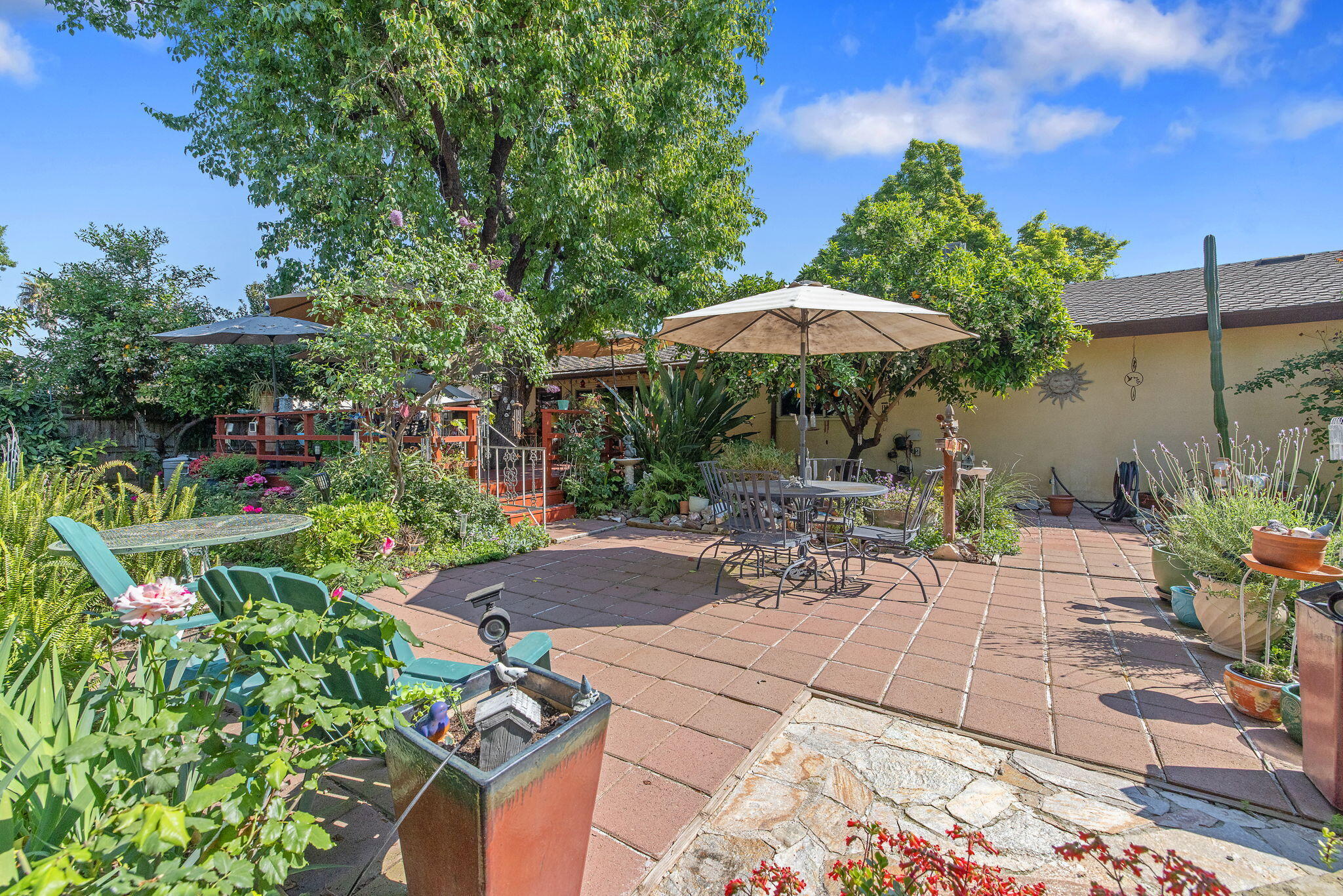 1009 S Rova Ct, Visalia, CA 93277