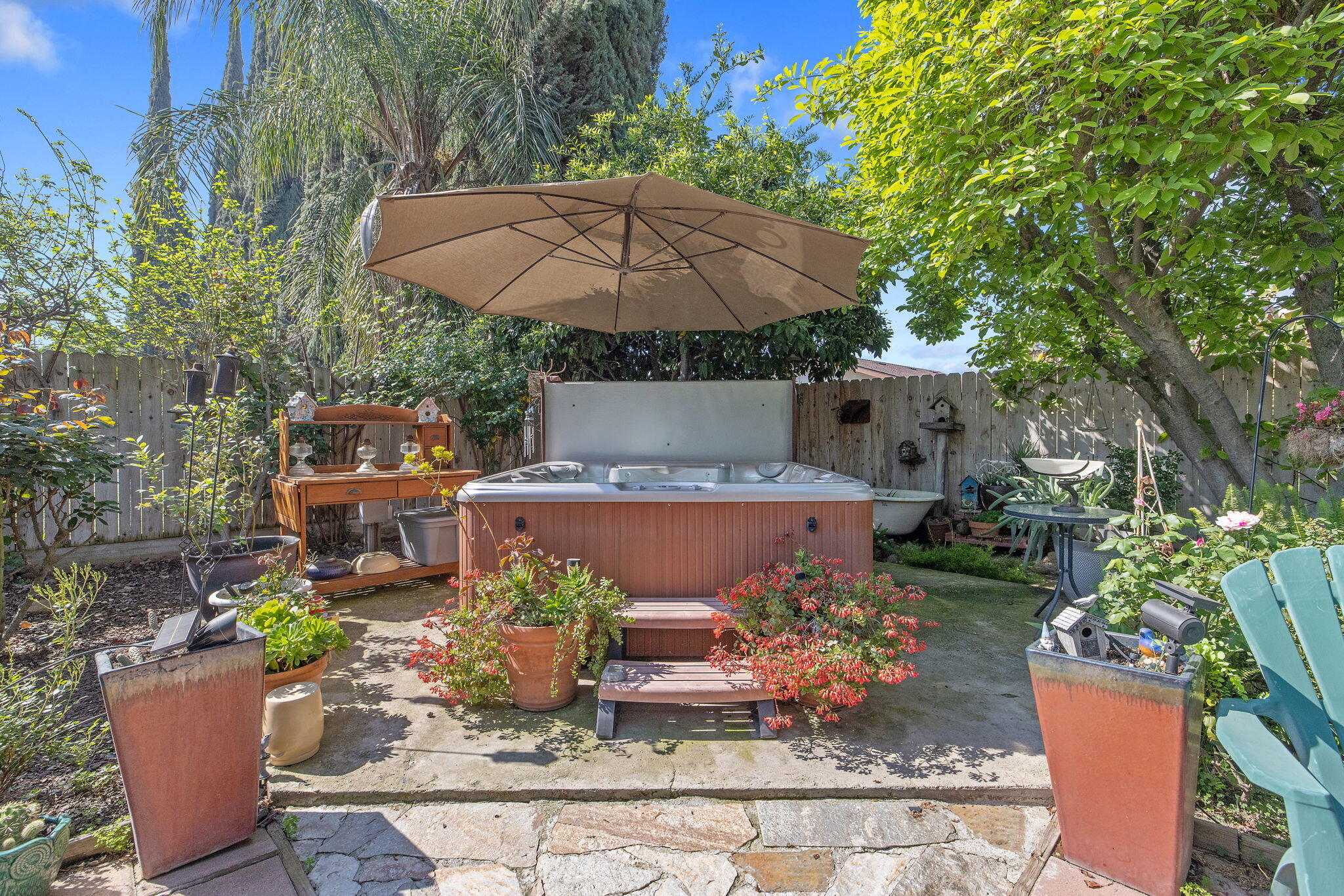 1009 S Rova Ct, Visalia, CA 93277