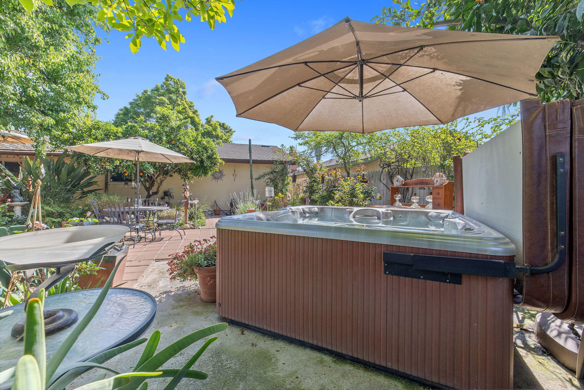 1009 S Rova Ct, Visalia, CA 93277