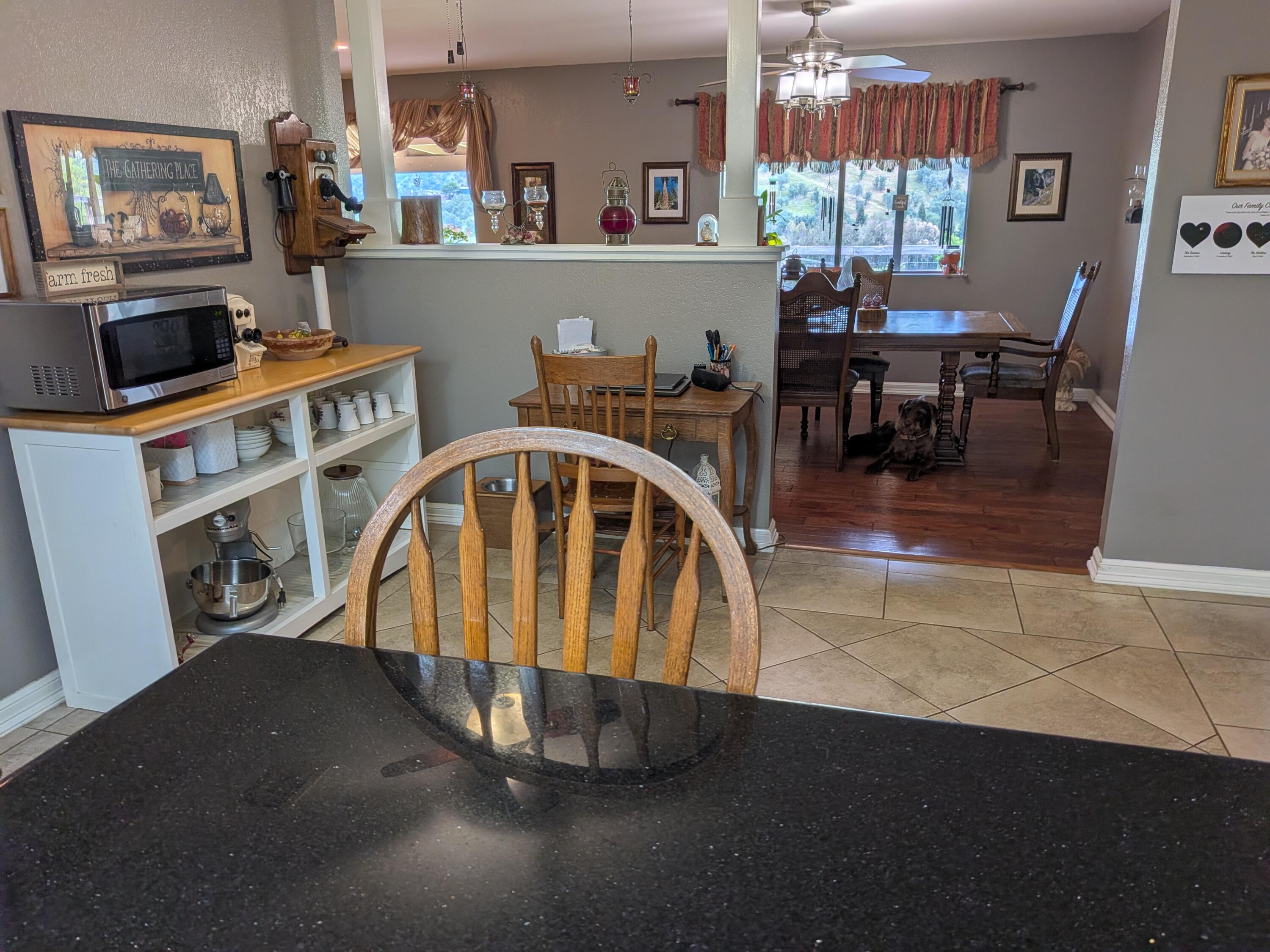 16440 Palomino Dr, Springville, CA 93265