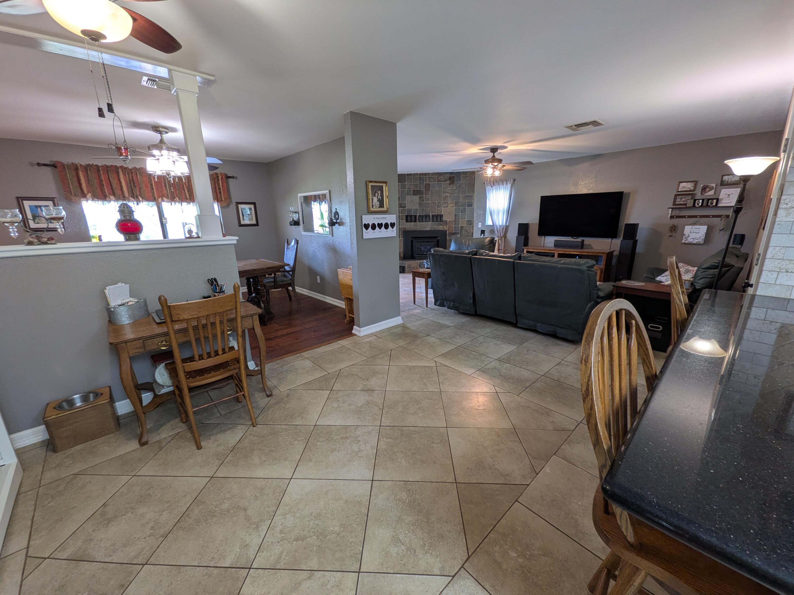 16440 Palomino Dr, Springville, CA 93265