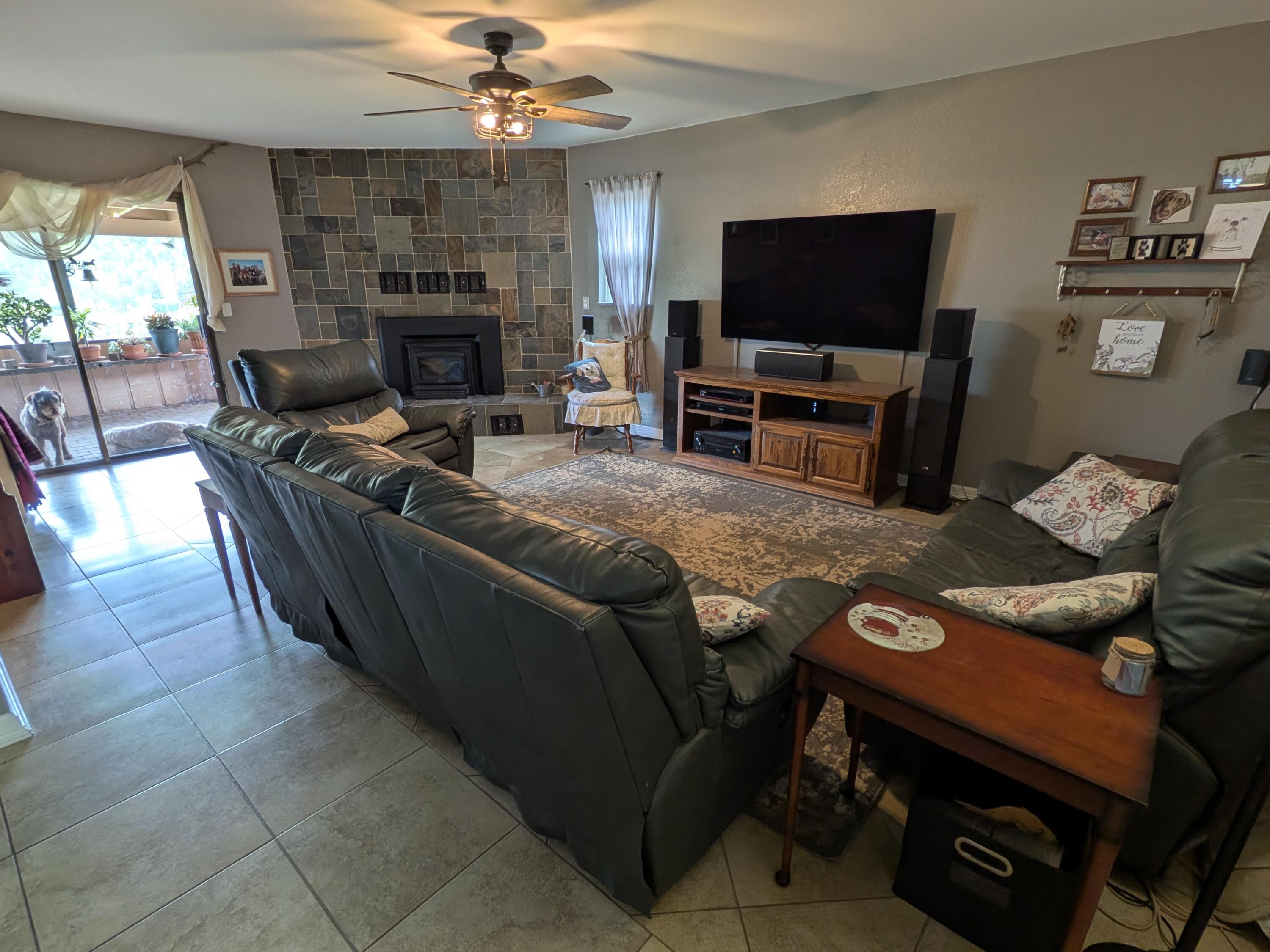 16440 Palomino Dr, Springville, CA 93265