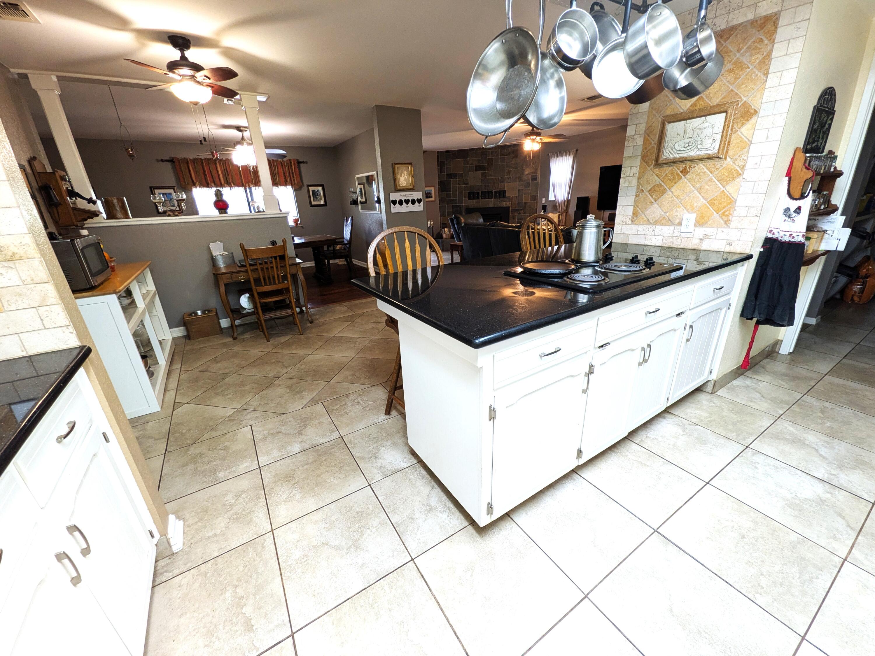 16440 Palomino Dr, Springville, CA 93265