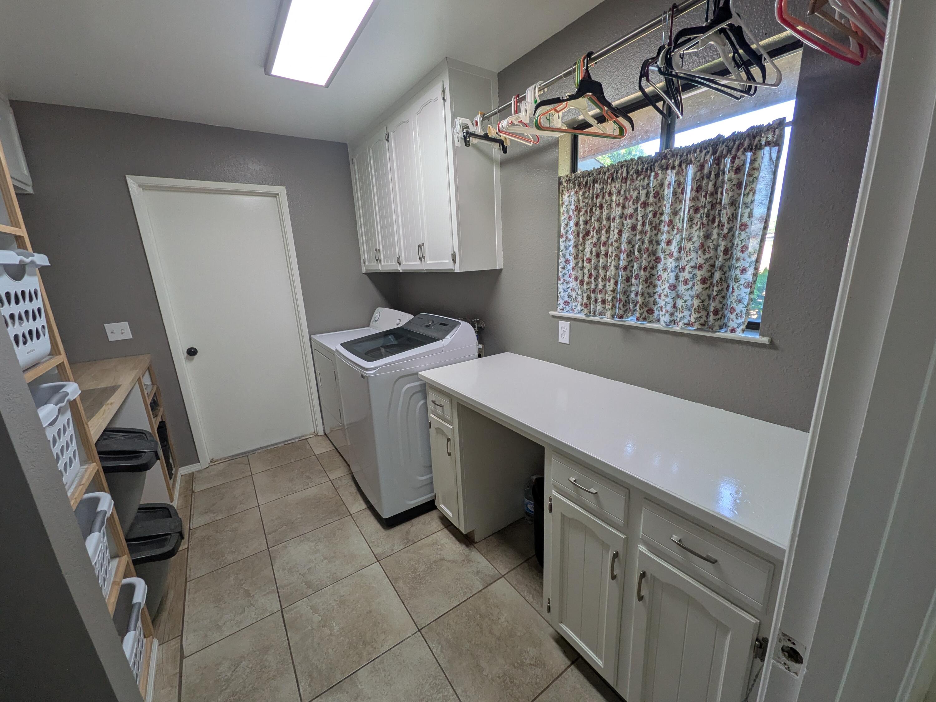 16440 Palomino Dr, Springville, CA 93265