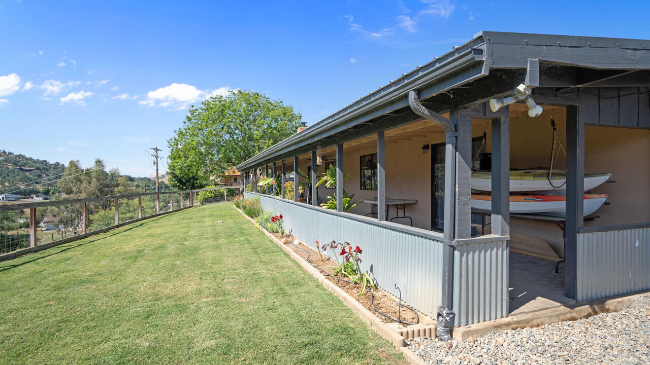 16440 Palomino Dr, Springville, CA 93265