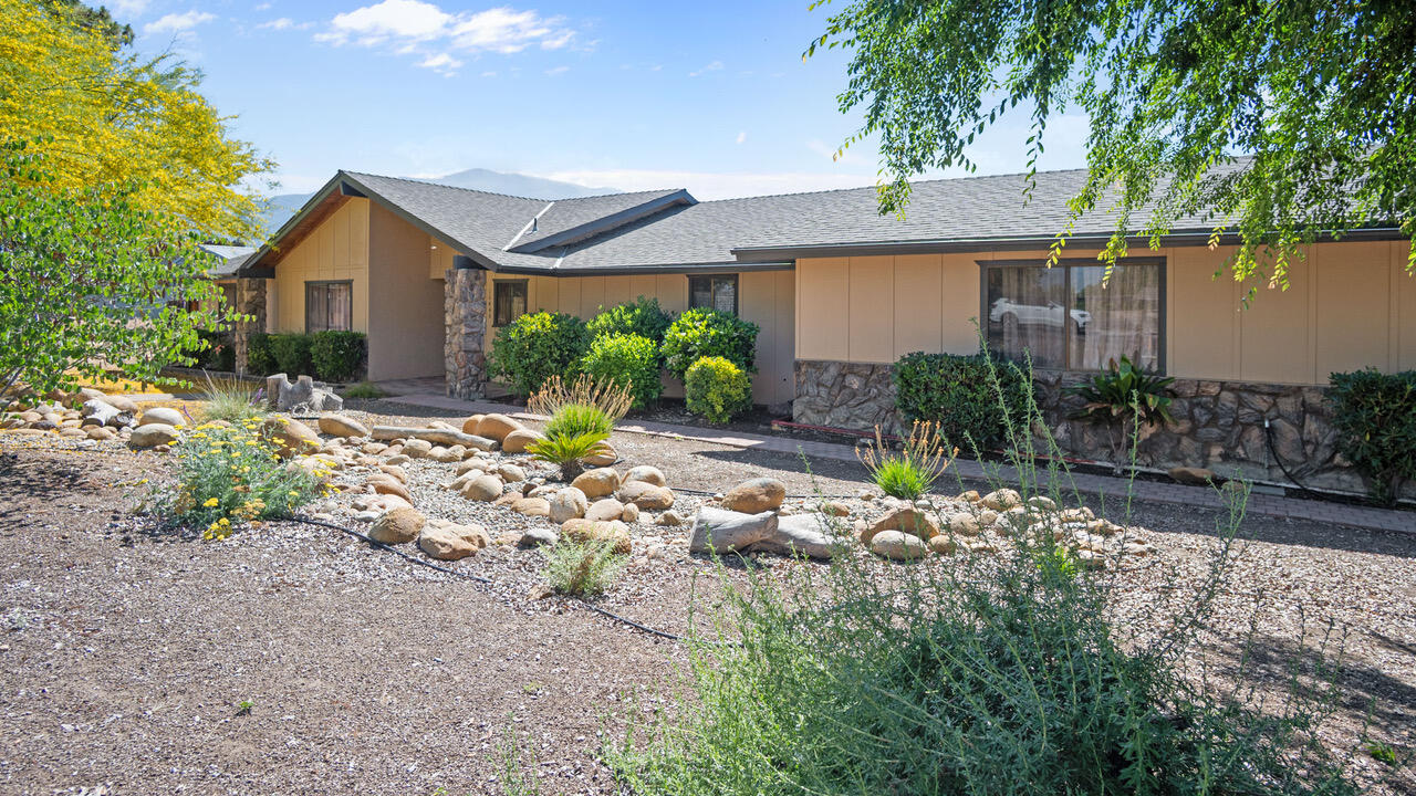 16440 Palomino Dr, Springville, CA 93265