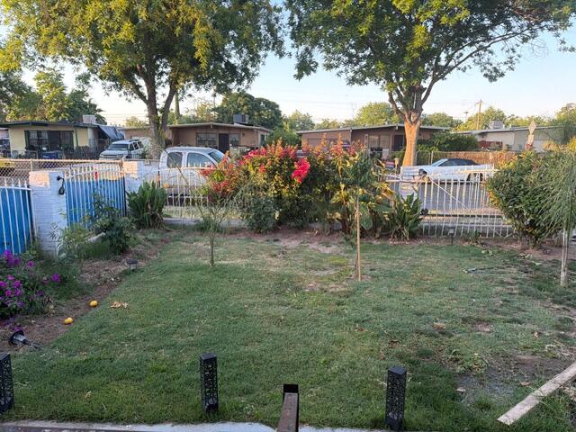 436 W Strother Ave, Fresno, CA 93706