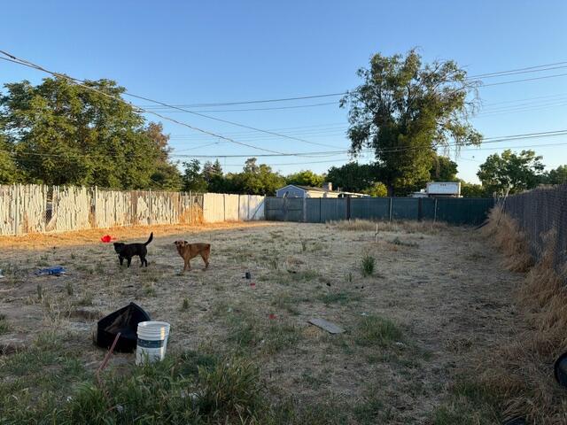 436 W Strother Ave, Fresno, CA 93706