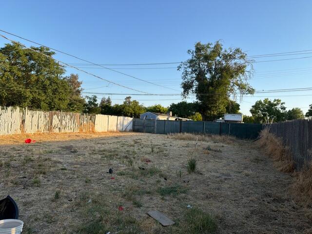 436 W Strother Ave, Fresno, CA 93706