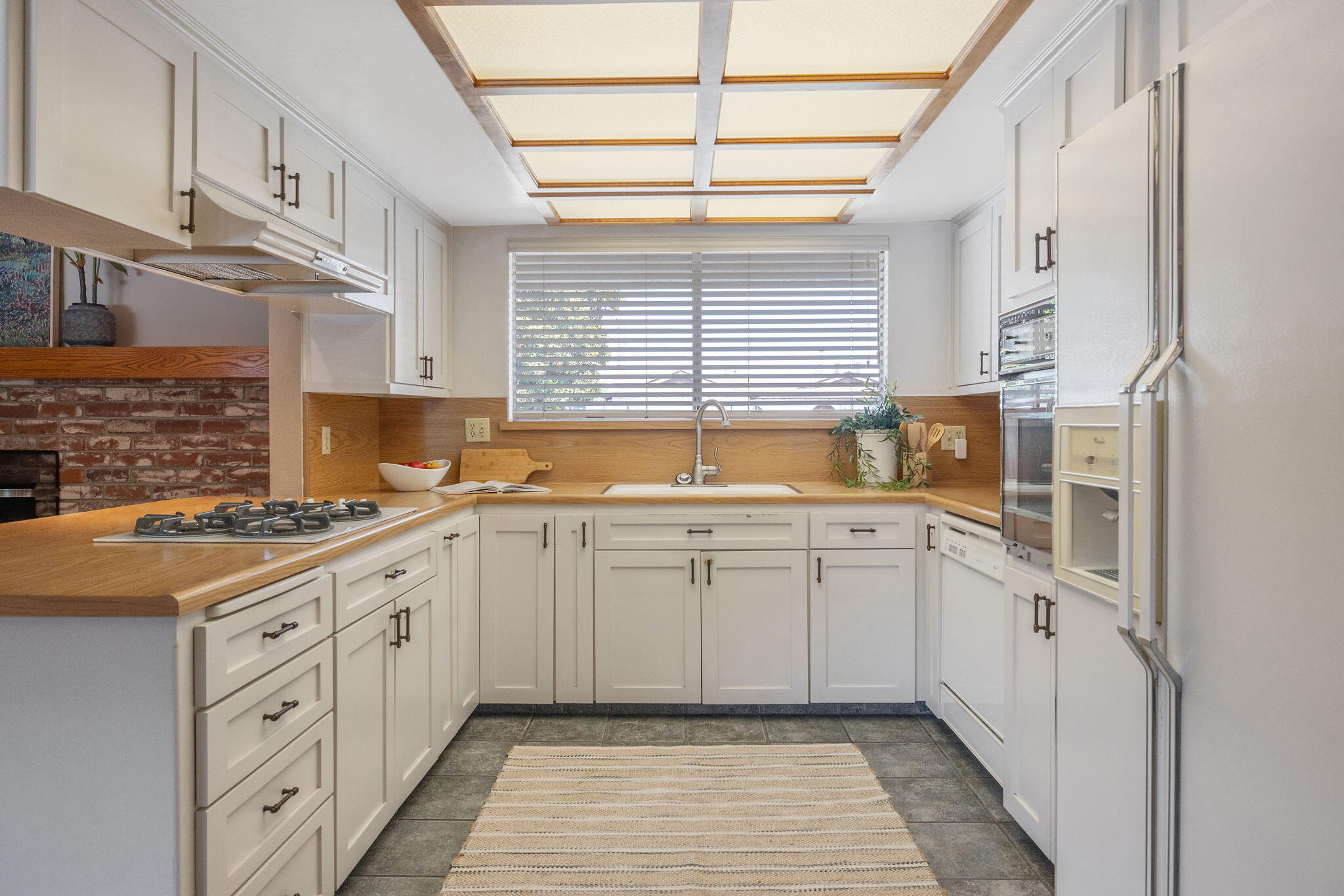 1475 N Westside St, Porterville, CA 93257