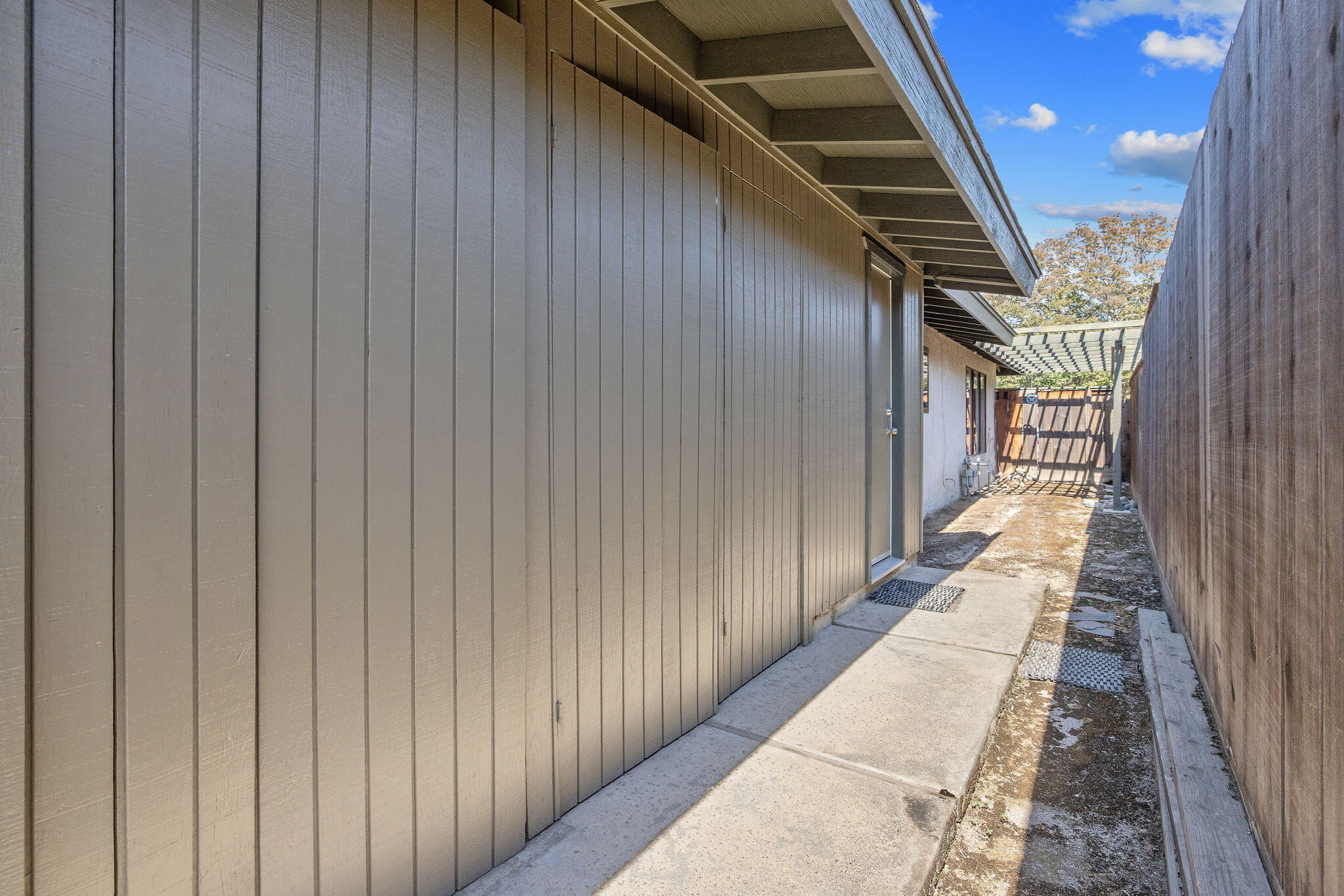 1475 N Westside St, Porterville, CA 93257