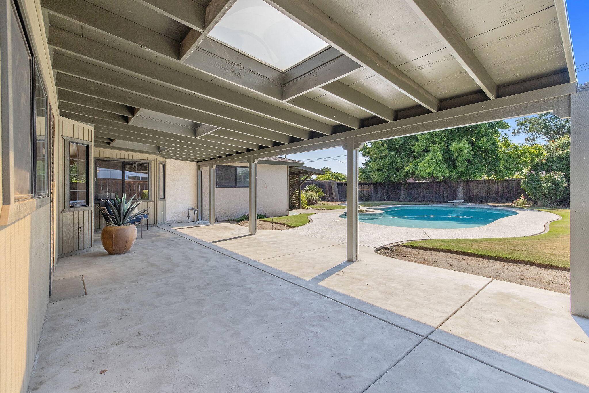 1475 N Westside St, Porterville, CA 93257