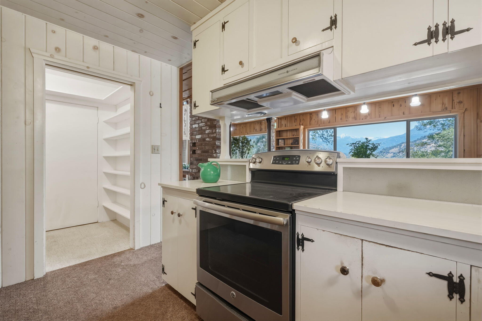 41855 North Fork Dr, Three Rivers, CA 93271