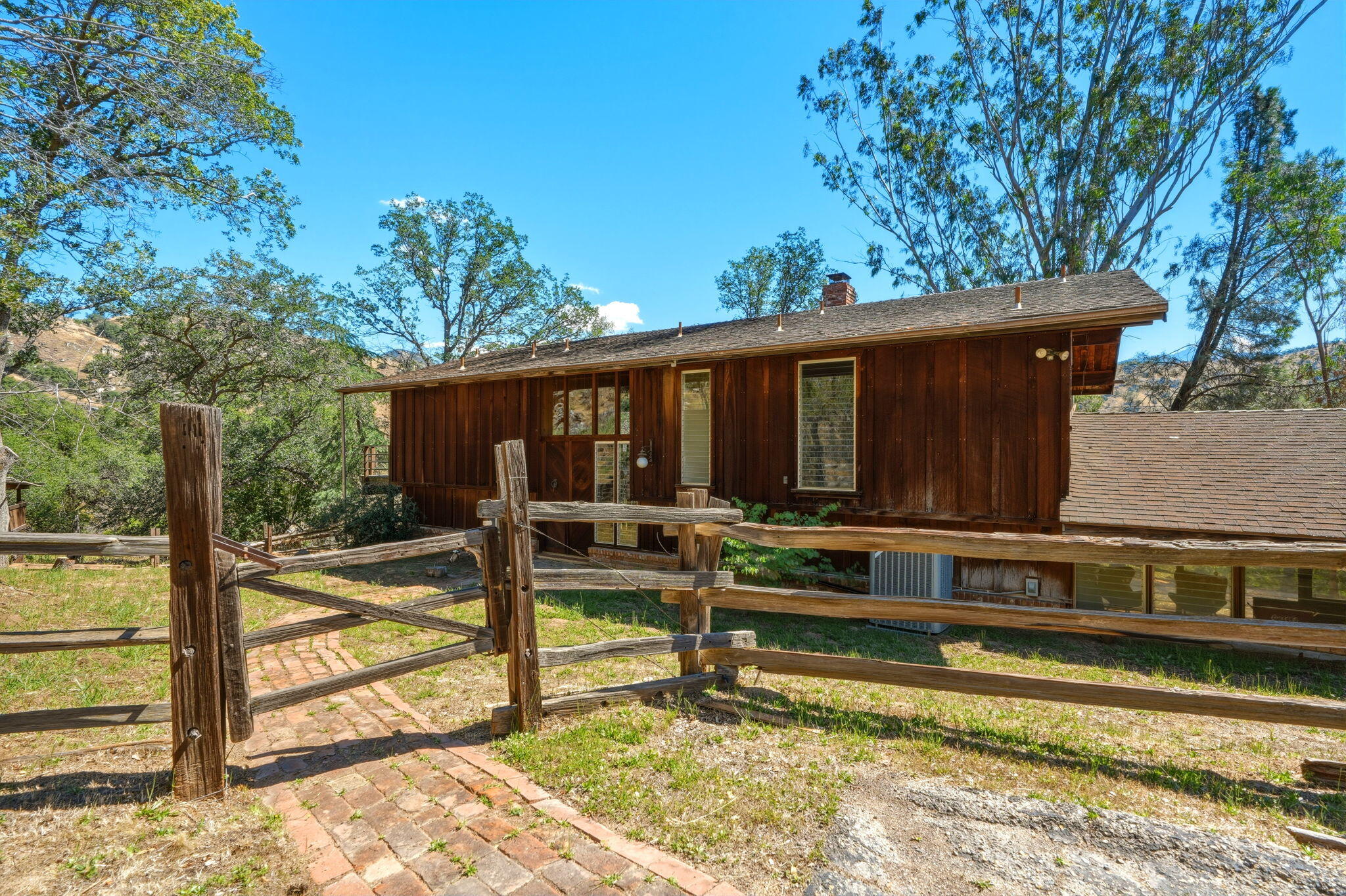 41855 North Fork Dr, Three Rivers, CA 93271