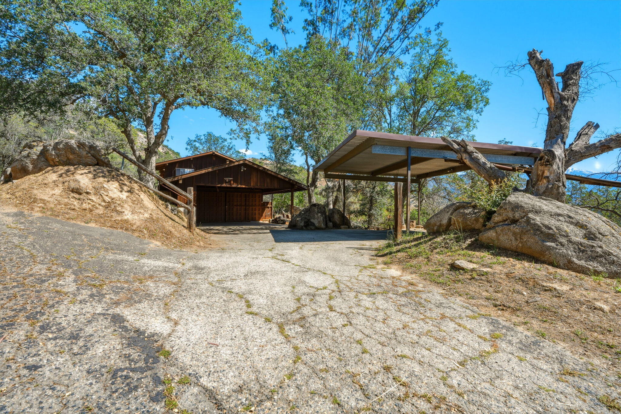 41855 North Fork Dr, Three Rivers, CA 93271