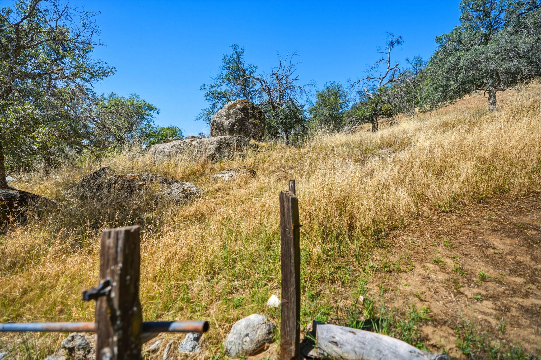 41855 North Fork Dr, Three Rivers, CA 93271