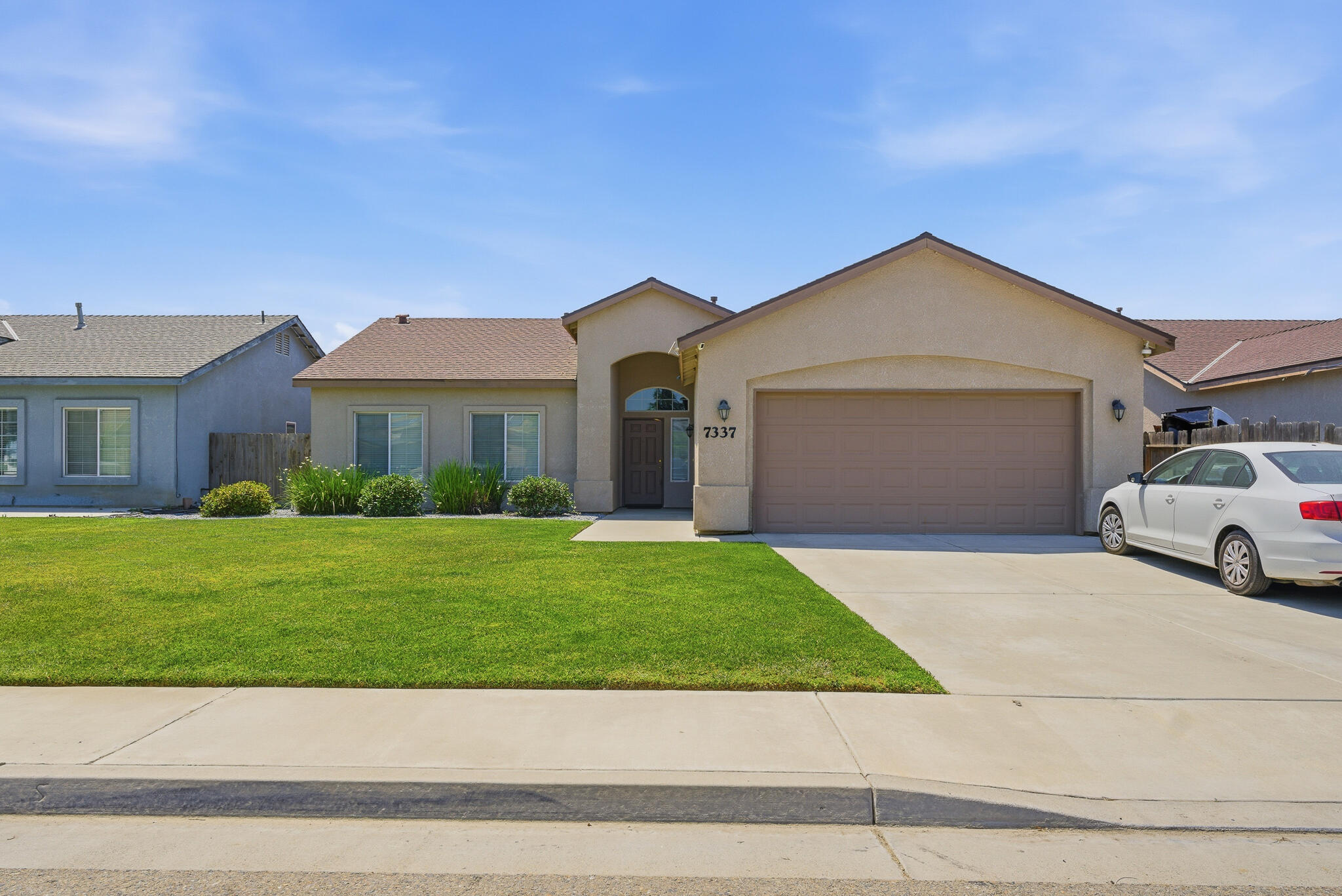 7337 Ashworth Ave, Visalia, CA 93291
